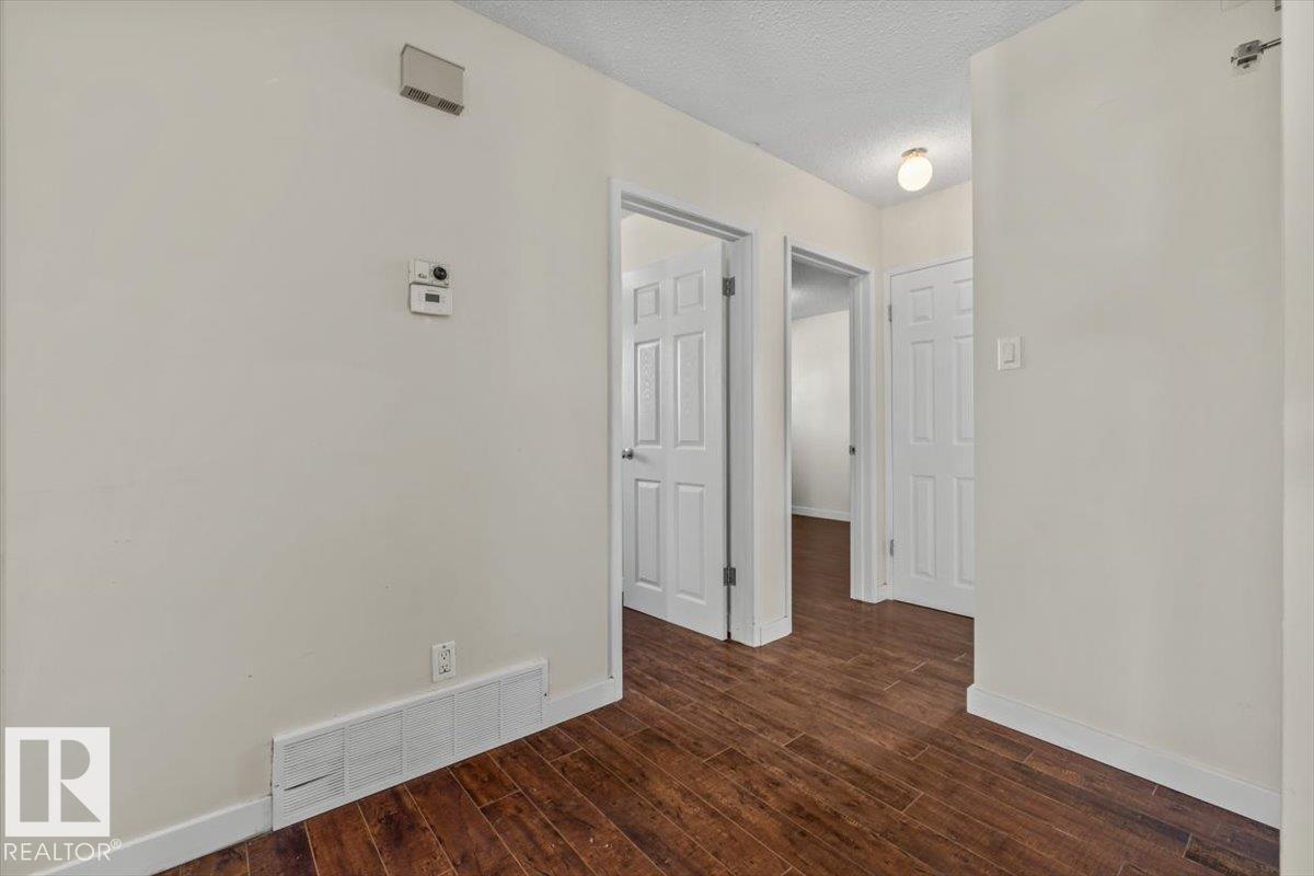 Photo 15 at 11516 44 Avenue NW, Royal Gardens, Edmonton