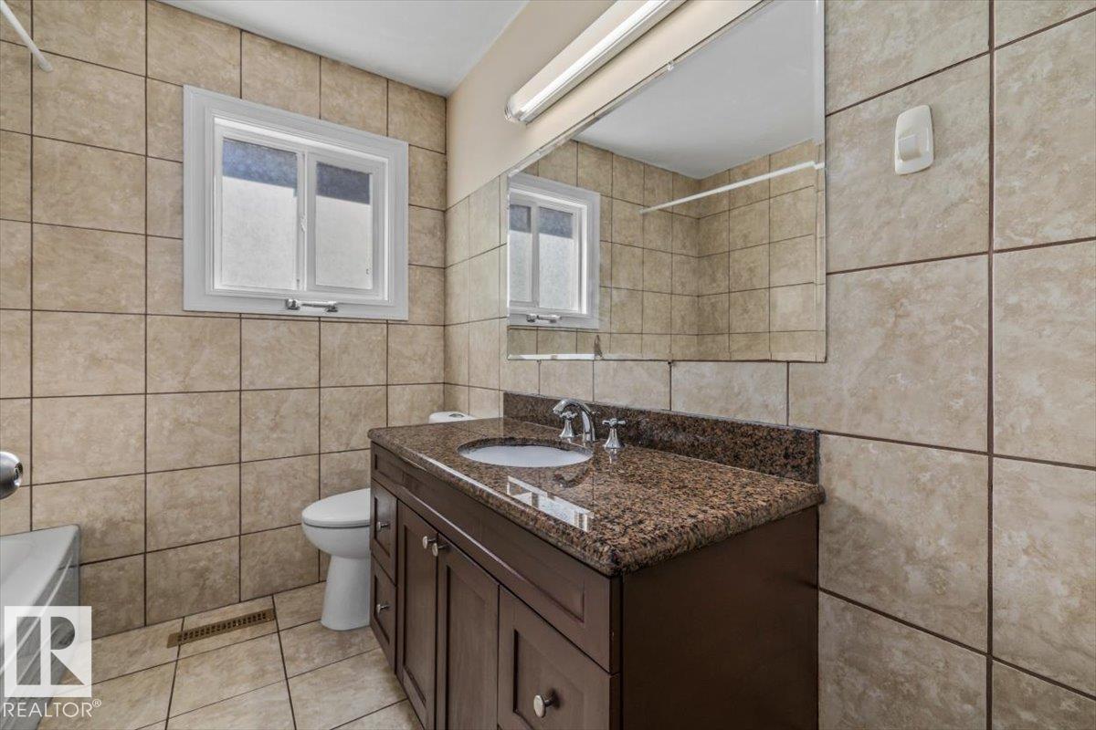 Photo 16 at 11516 44 Avenue NW, Royal Gardens, Edmonton