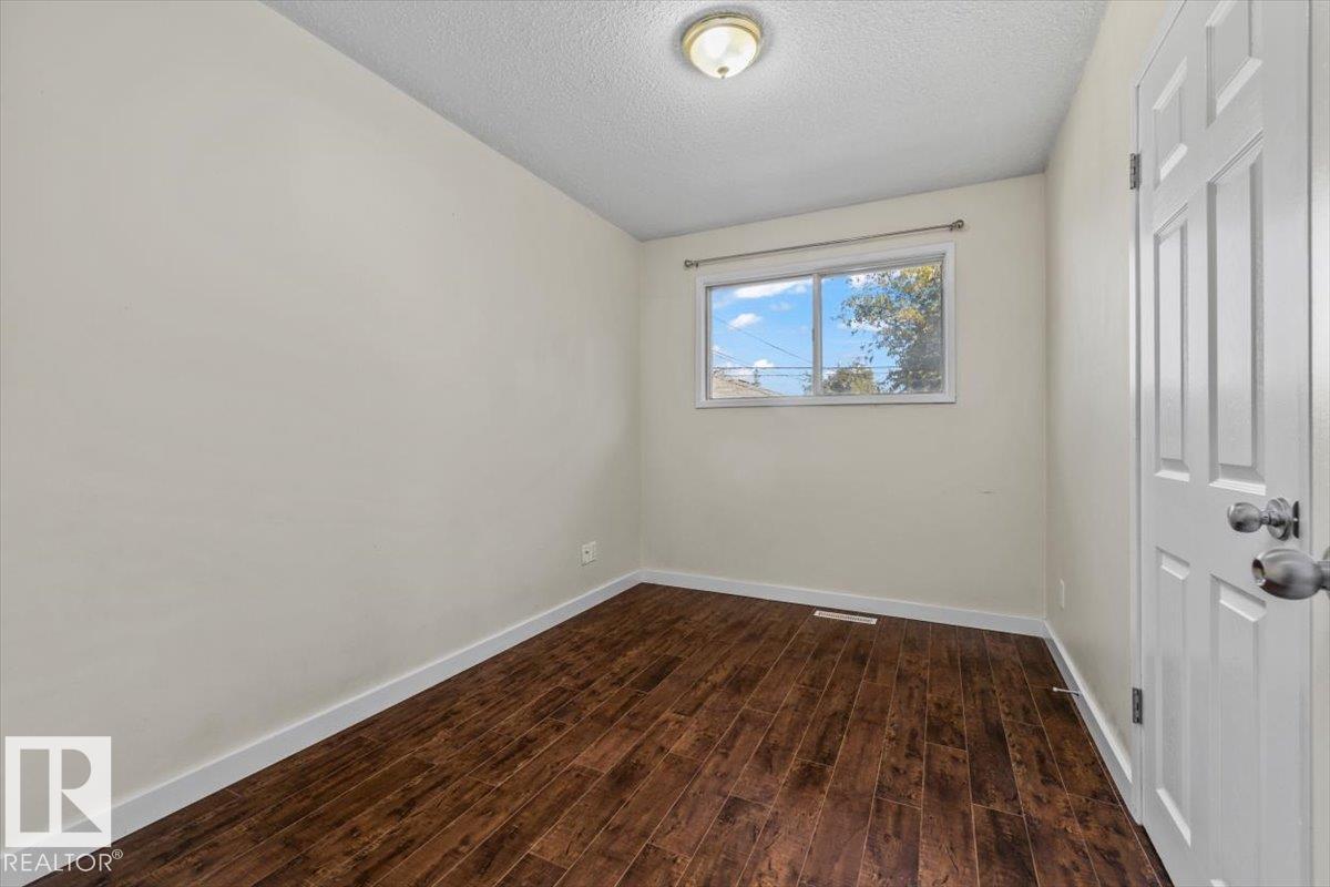 Photo 23 at 11516 44 Avenue NW, Royal Gardens, Edmonton