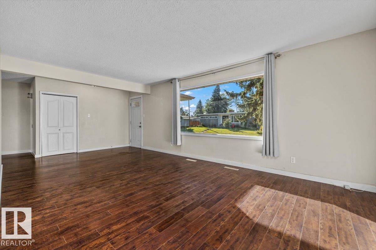 Photo 4 at 11516 44 Avenue NW, Royal Gardens, Edmonton