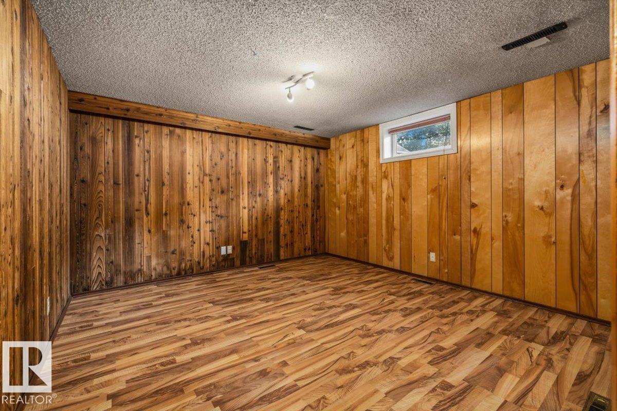 Photo 32 at 11516 44 Avenue NW, Royal Gardens, Edmonton