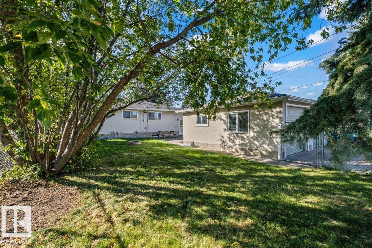 Photo 39 at 11516 44 Avenue NW, Royal Gardens, Edmonton