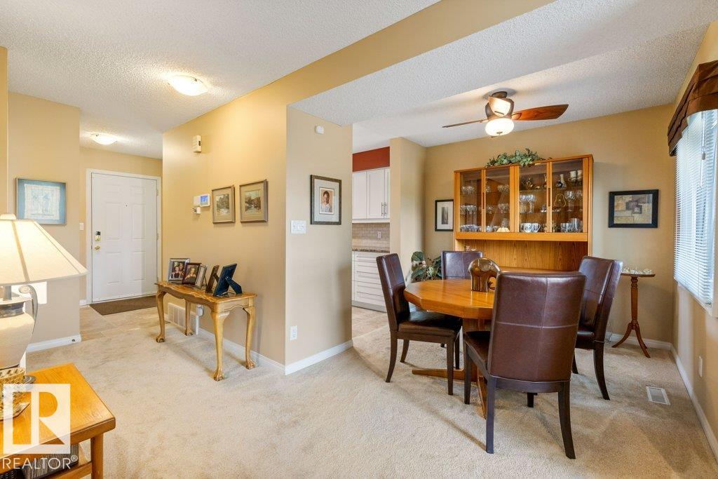 Photo 14 at 16919 95 Street NW, Lago Lindo, Edmonton