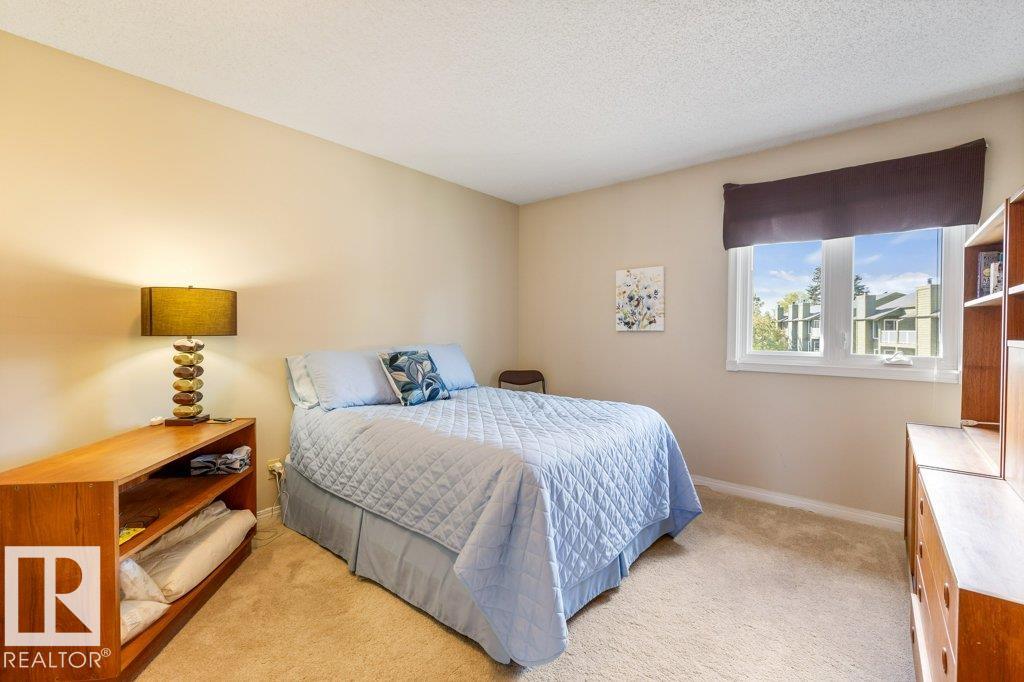 Photo 21 at 16919 95 Street NW, Lago Lindo, Edmonton