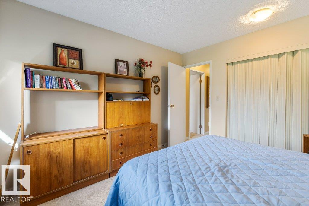 Photo 22 at 16919 95 Street NW, Lago Lindo, Edmonton