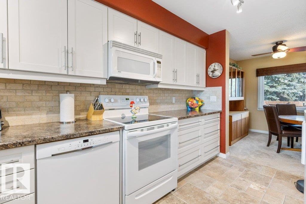 Photo 6 at 16919 95 Street NW, Lago Lindo, Edmonton