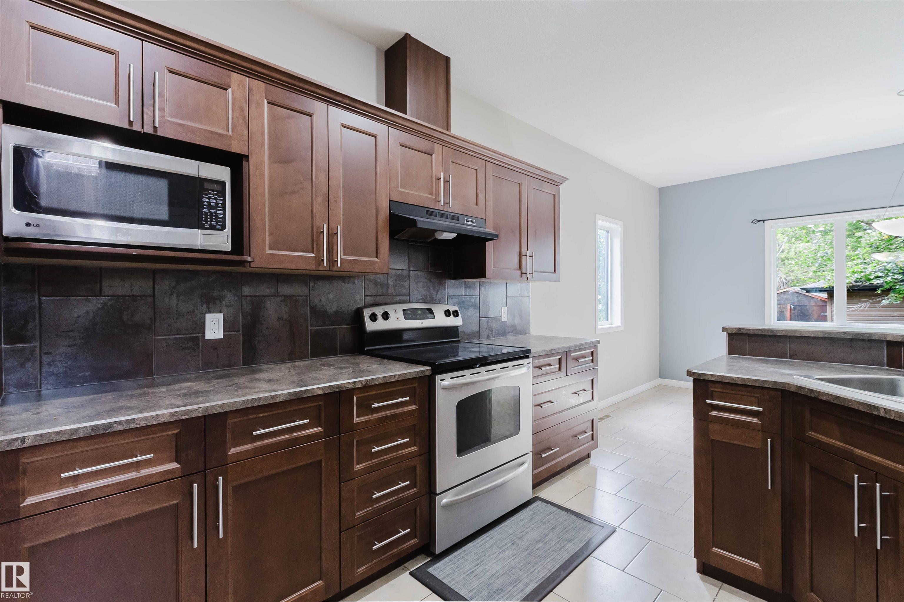 Photo 9 at 11608 96 Street NW, Alberta Avenue, Edmonton