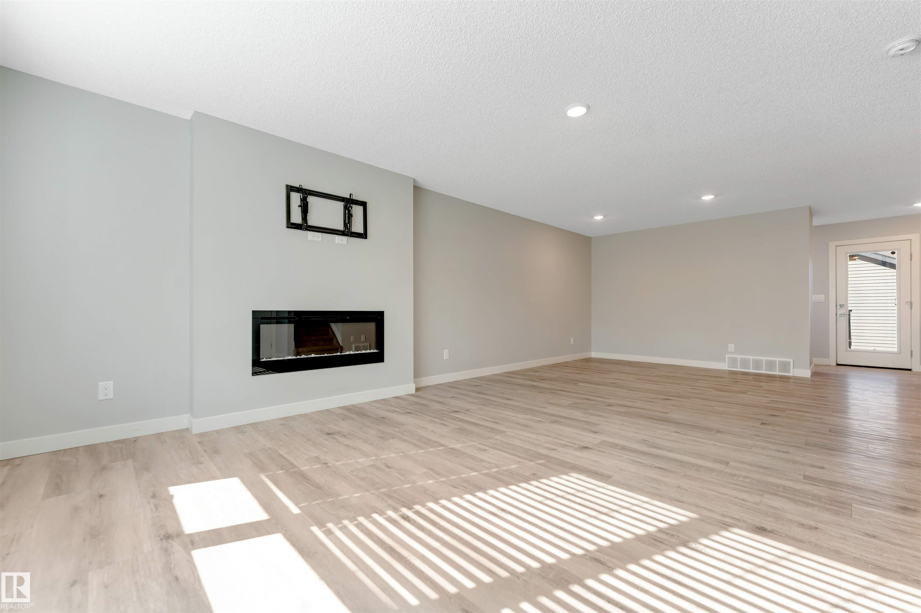 Photo 5 at 6466 177a Avenue NW, McConachie Area, Edmonton
