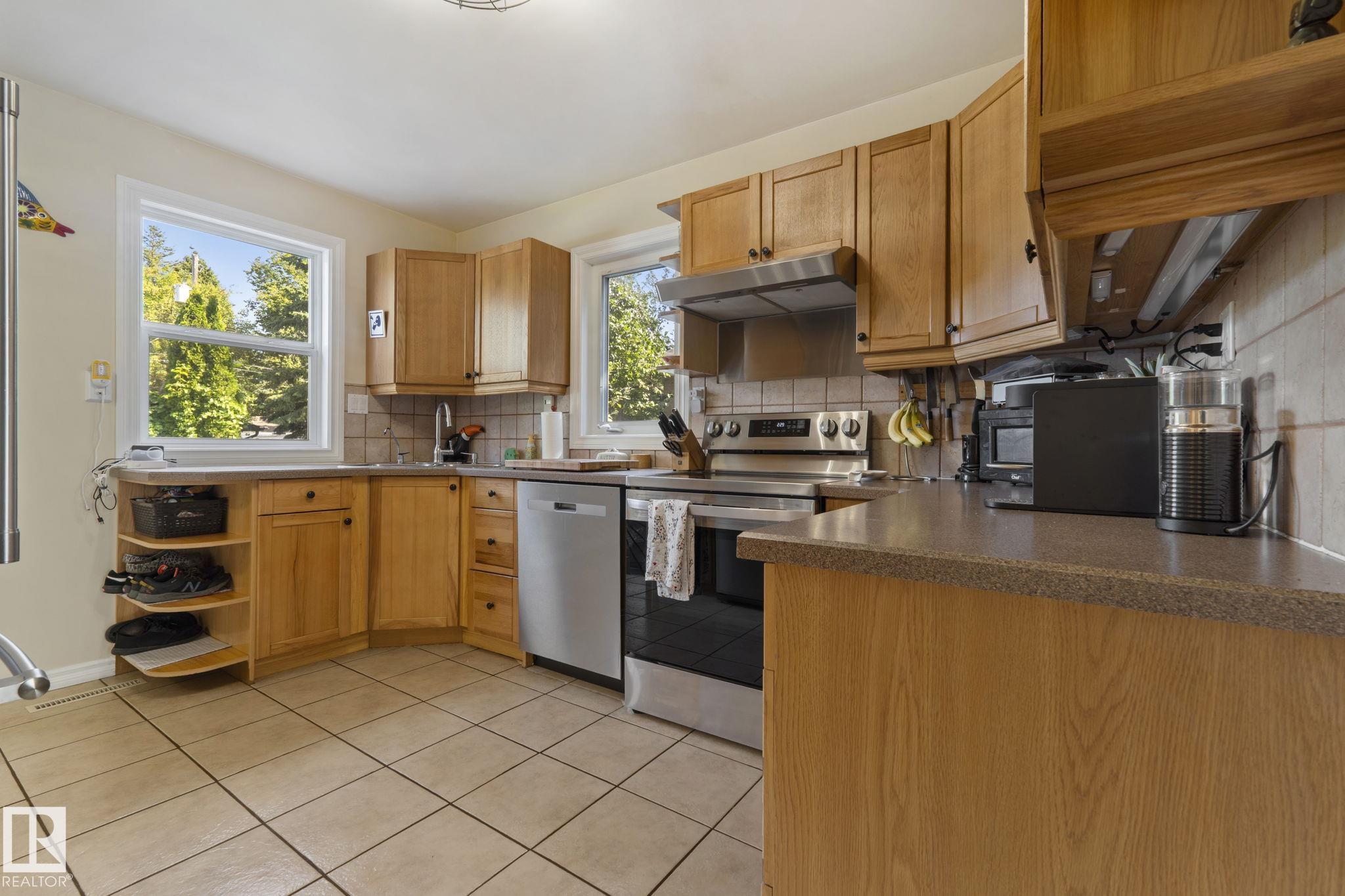 Photo 17 at 11331 60 Street NW, Highlands, Edmonton