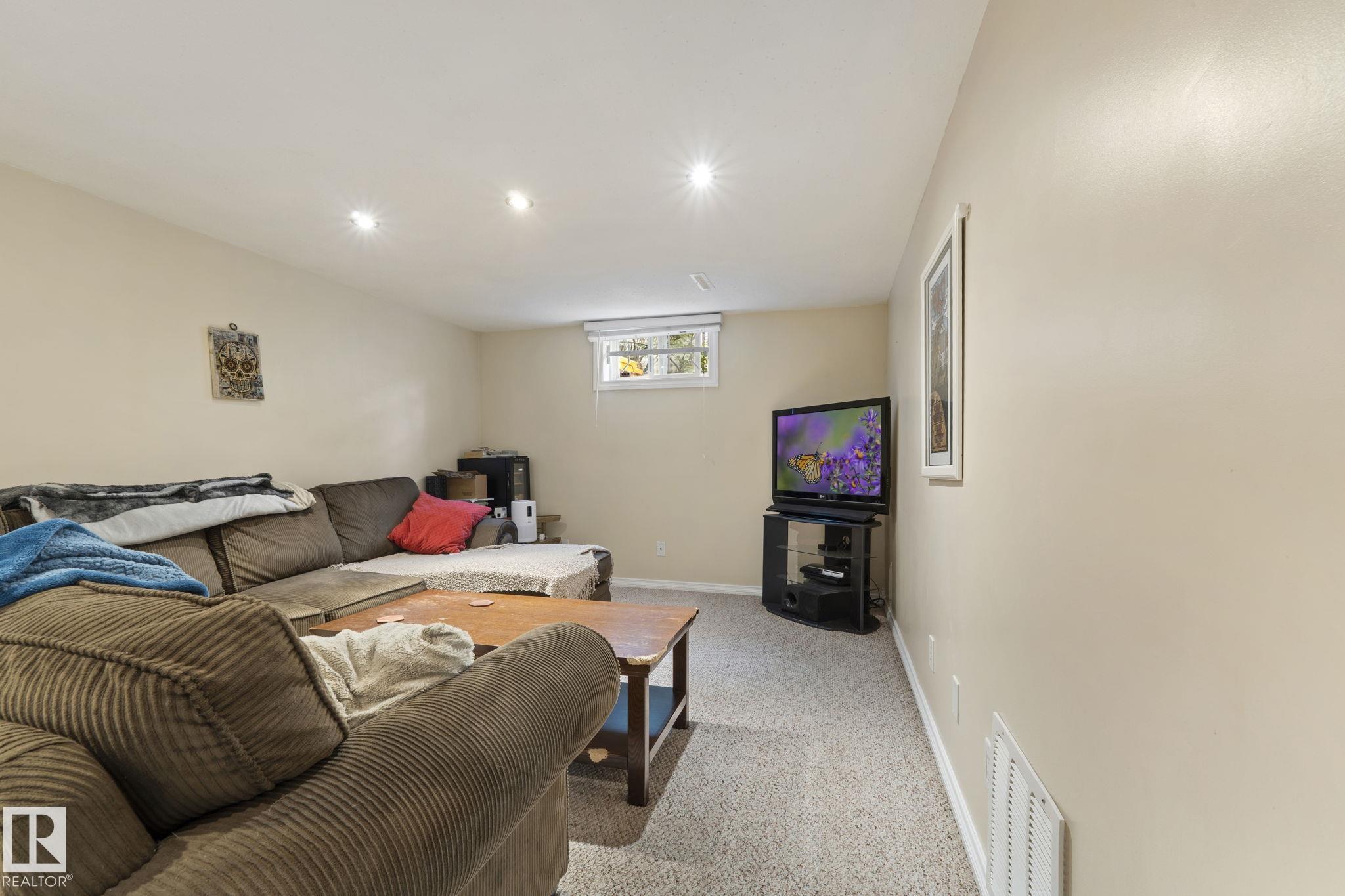 Photo 31 at 11331 60 Street NW, Highlands, Edmonton