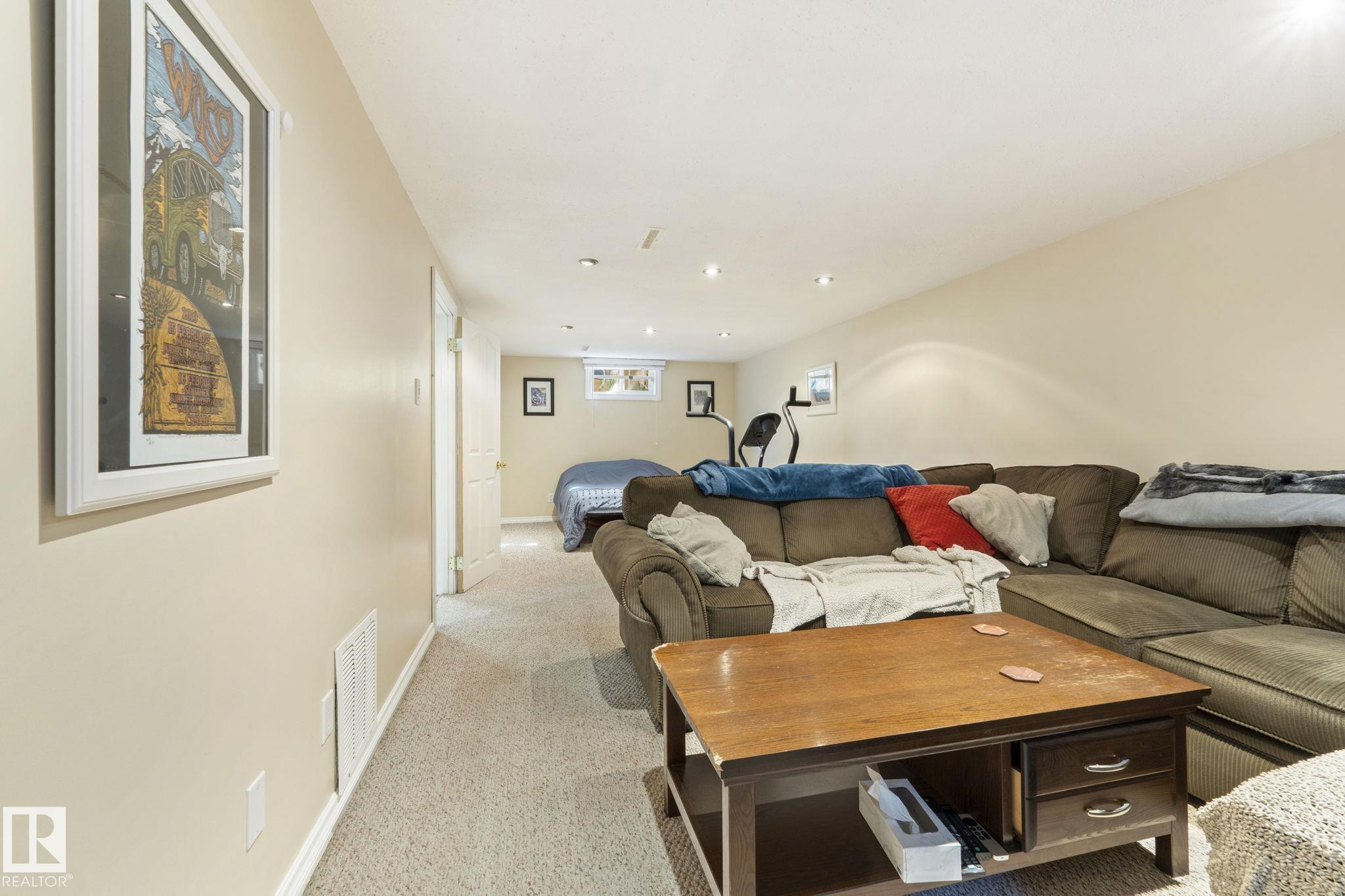Photo 32 at 11331 60 Street NW, Highlands, Edmonton