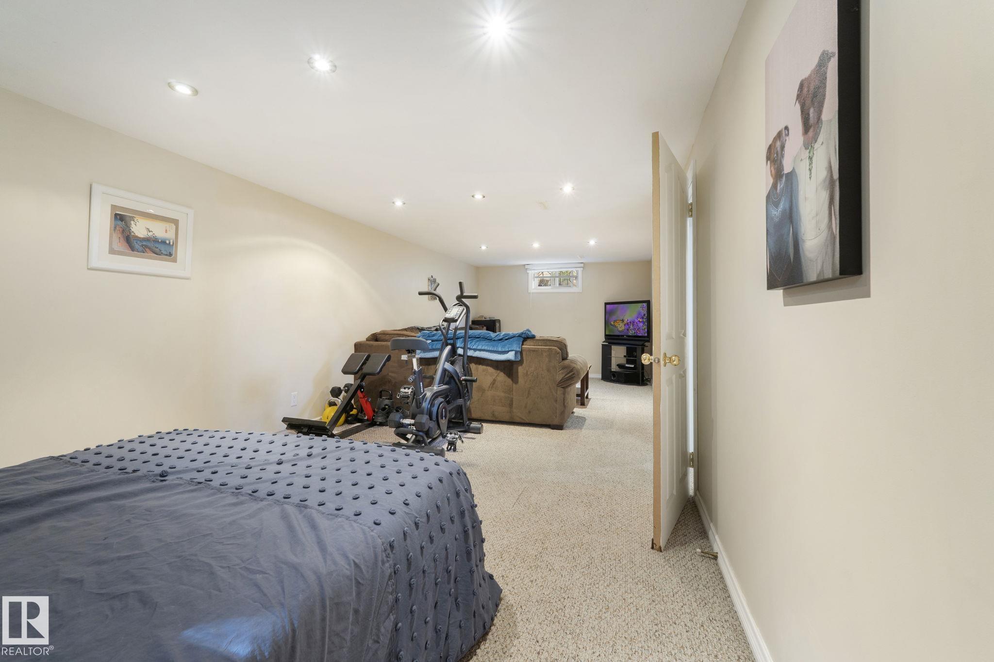 Photo 37 at 11331 60 Street NW, Highlands, Edmonton