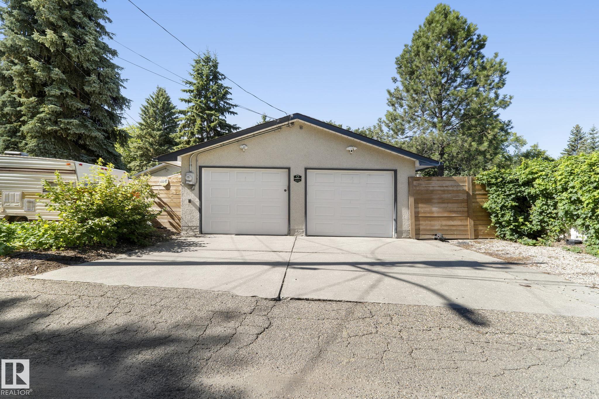 Photo 60 at 11331 60 Street NW, Highlands, Edmonton