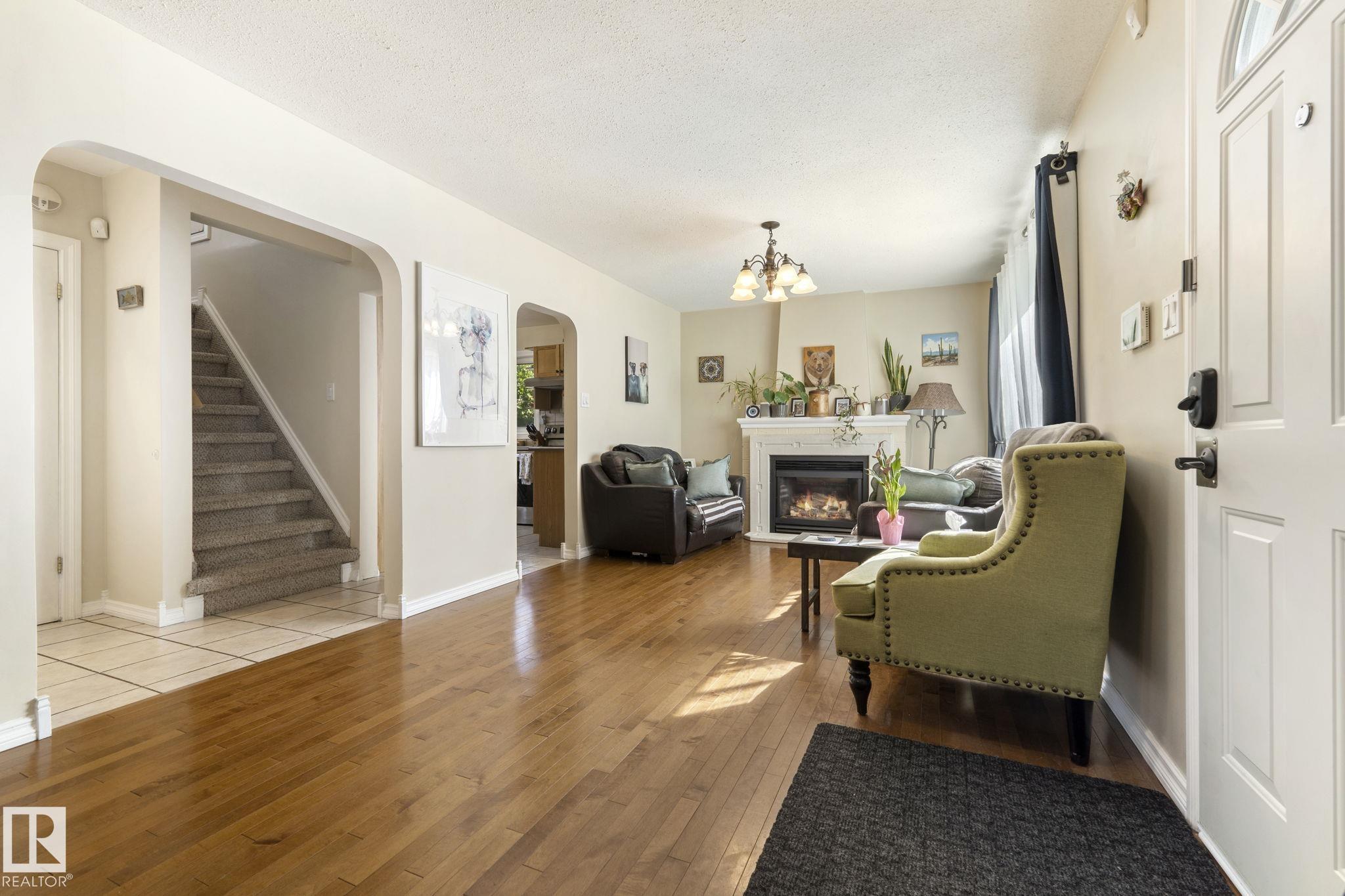 Photo 7 at 11331 60 Street NW, Highlands, Edmonton