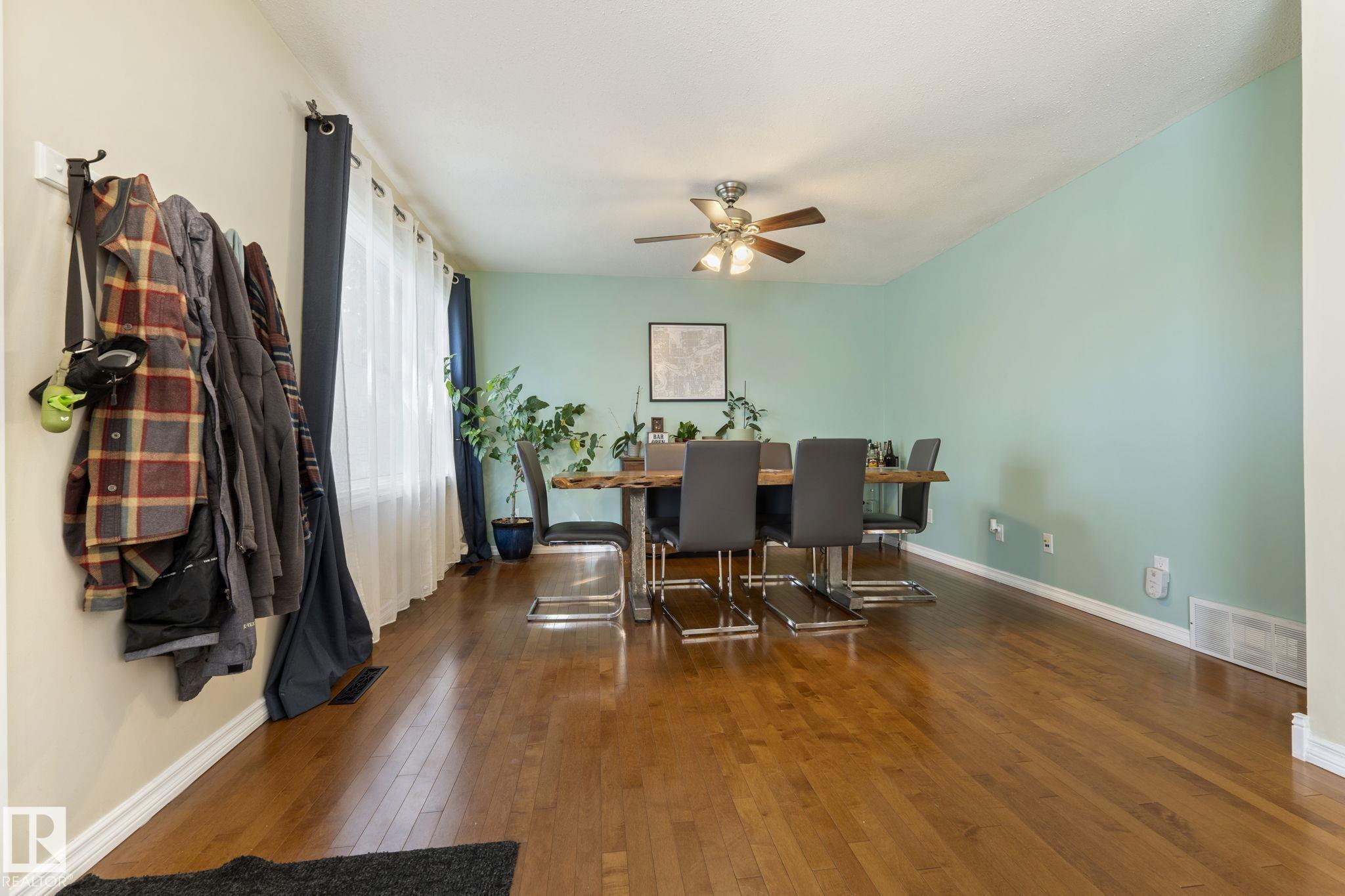 Photo 10 at 11331 60 Street NW, Highlands, Edmonton