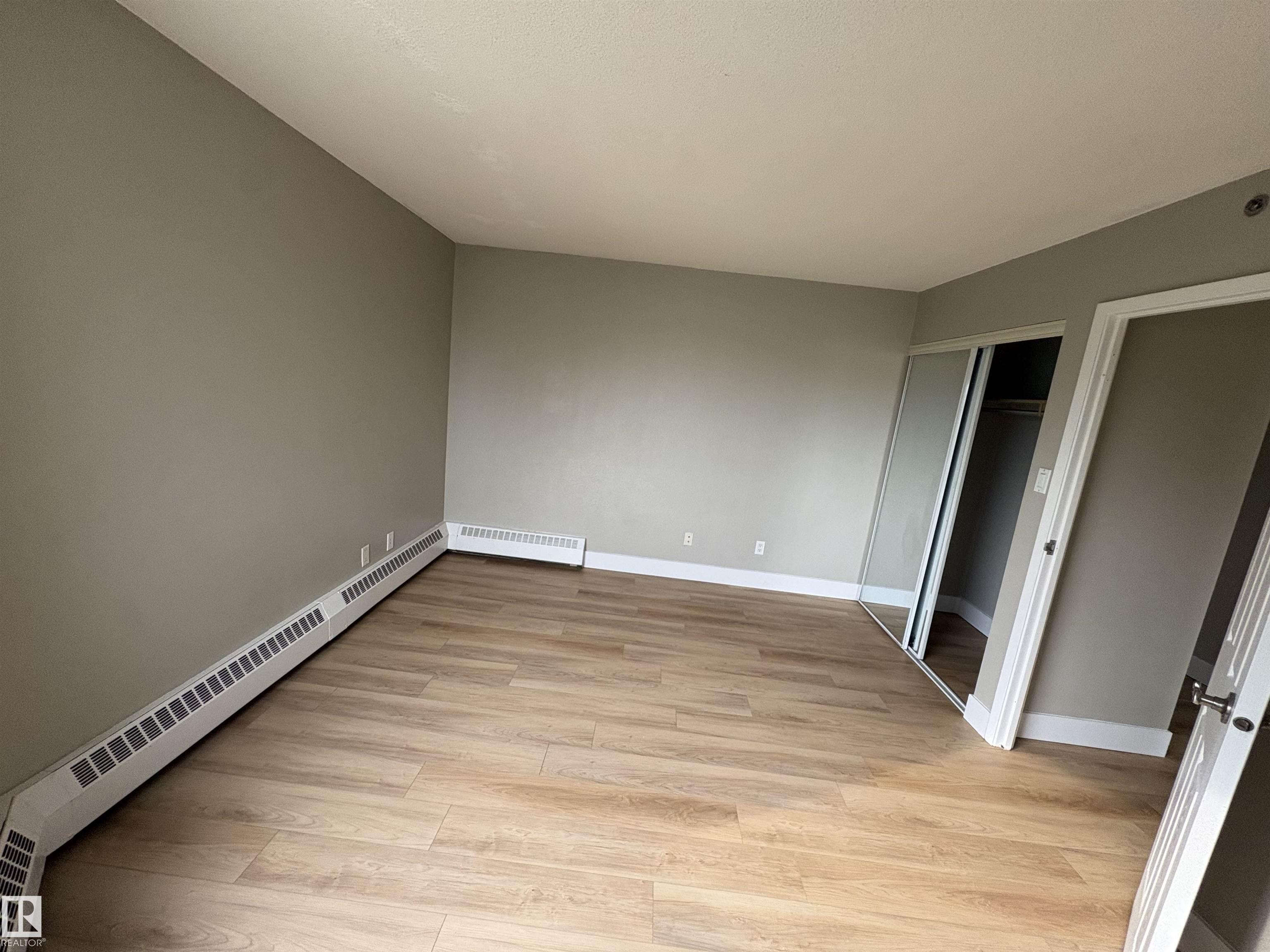 https://zimg.paragon.ice.com/ParagonImages/Property/PM/RAE/225422646/7/0/0/89a1a7fe44d343e0d02bb4a15185876b/1/74ef62f353cae7b541c6f4cdb83e8fbb/225422646-3ae5cab7-f312-4256-a801-70887715c07b.JPG