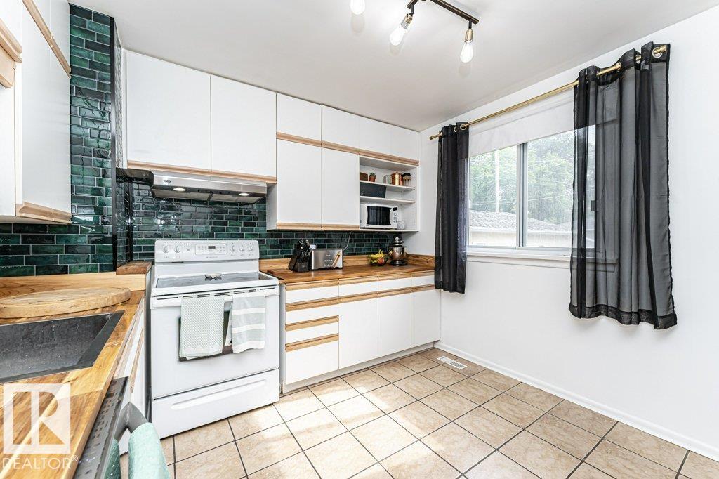 https://zimg.paragon.ice.com/ParagonImages/Property/PM/RAE/225422689/13/0/0/9af44b7ccf8e1dce6b6eb435f009155c/1/36efbbfc333d2e638ff6249748b0194a/225422689-96641fee-0f2f-4128-ad83-e530ec6413ba.JPG
