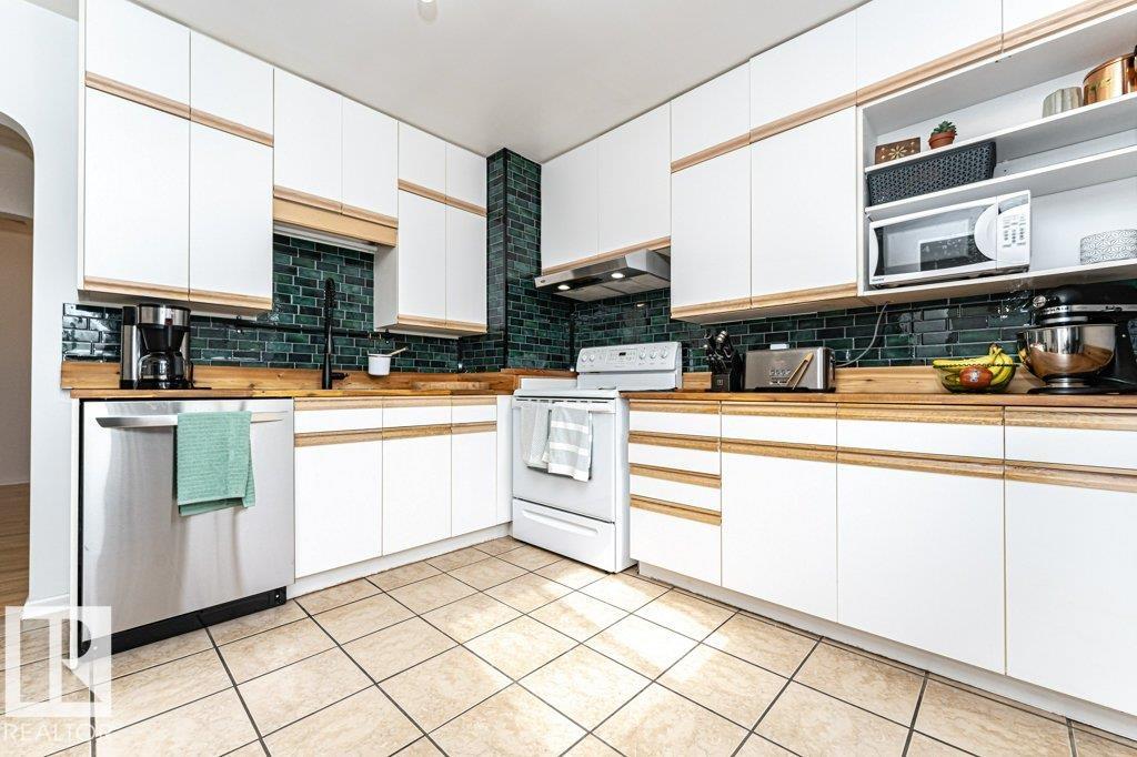 https://zimg.paragon.ice.com/ParagonImages/Property/PM/RAE/225422689/14/0/0/0adc6578c29f58d5cecf79f183502a24/1/36efbbfc333d2e638ff6249748b0194a/225422689-a854014e-1c41-4cd7-98e6-6e6d631cda8e.JPG