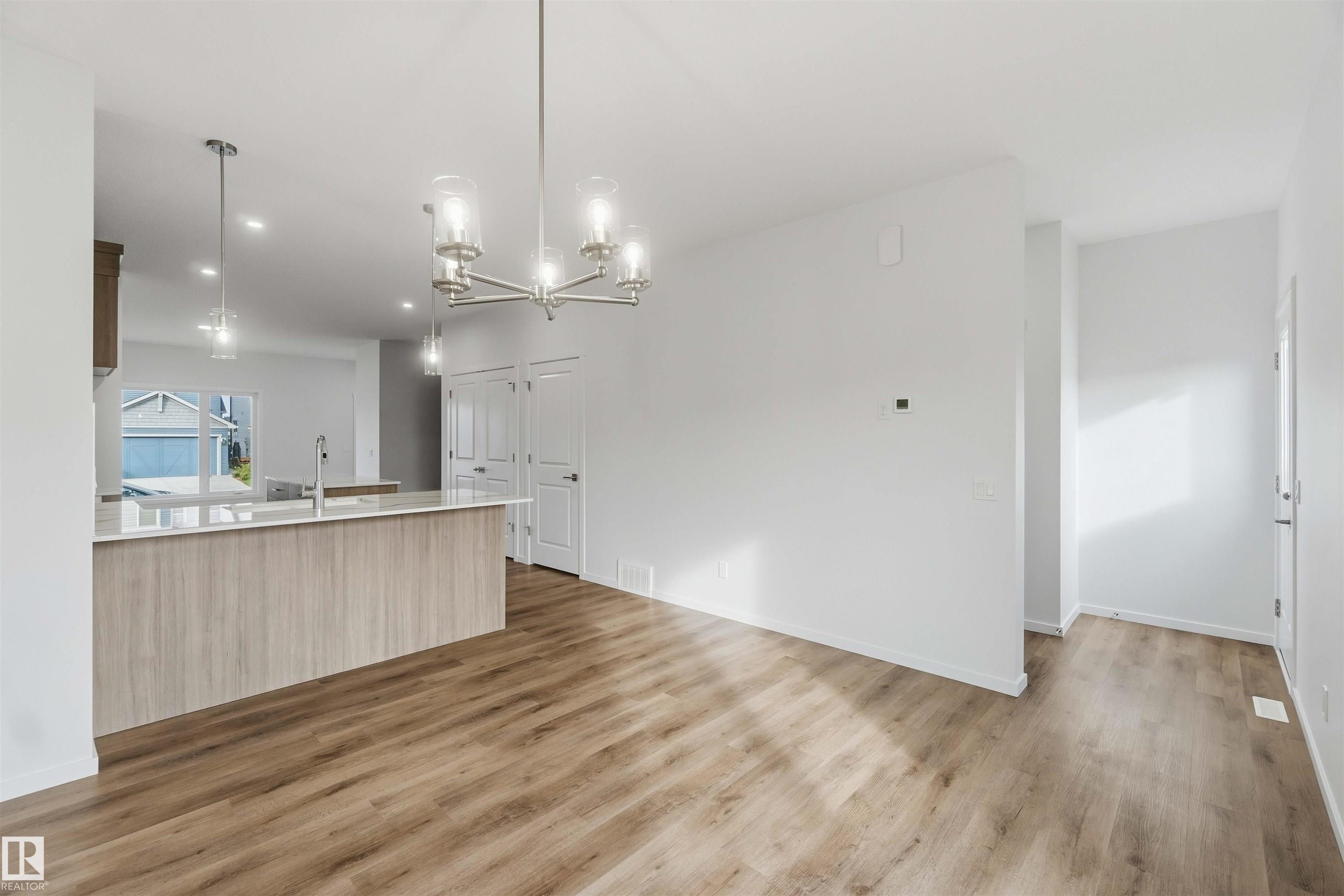 https://zimg.paragon.ice.com/ParagonImages/Property/PM/RAE/225422863/12/0/0/f923693a6038b804caf265d99dc1d1f6/1/c089f37afa5974cb49967ed310bcc99f/225422863-c8d47242-031f-459b-a53d-7bbaf021070d.JPG