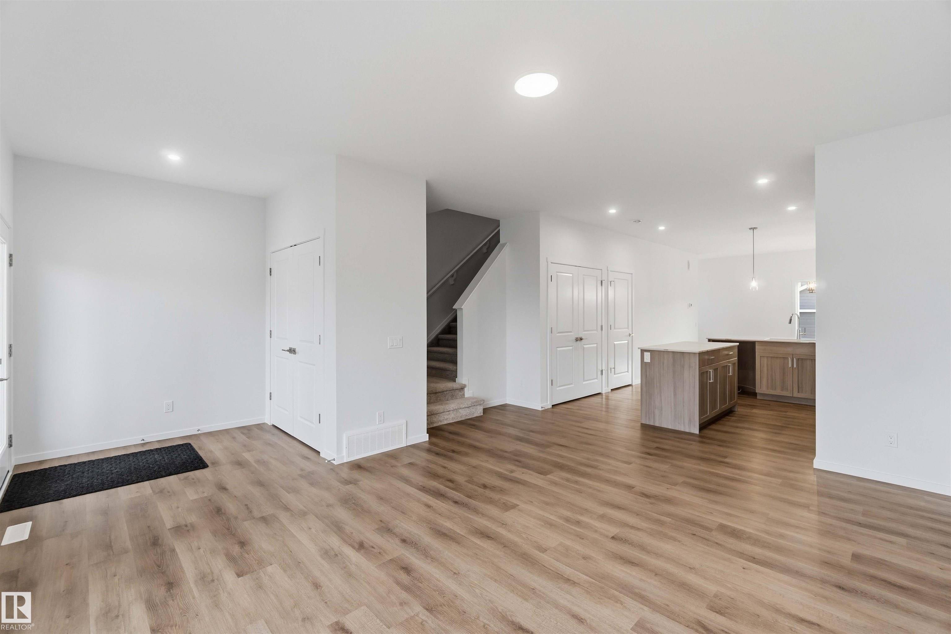 https://zimg.paragon.ice.com/ParagonImages/Property/PM/RAE/225422863/18/0/0/3f63a2480e48b38d0bcfbcb16cdd077d/1/c089f37afa5974cb49967ed310bcc99f/225422863-1b4cfc9e-442f-4ccb-b18e-0f453e9ee990.JPG