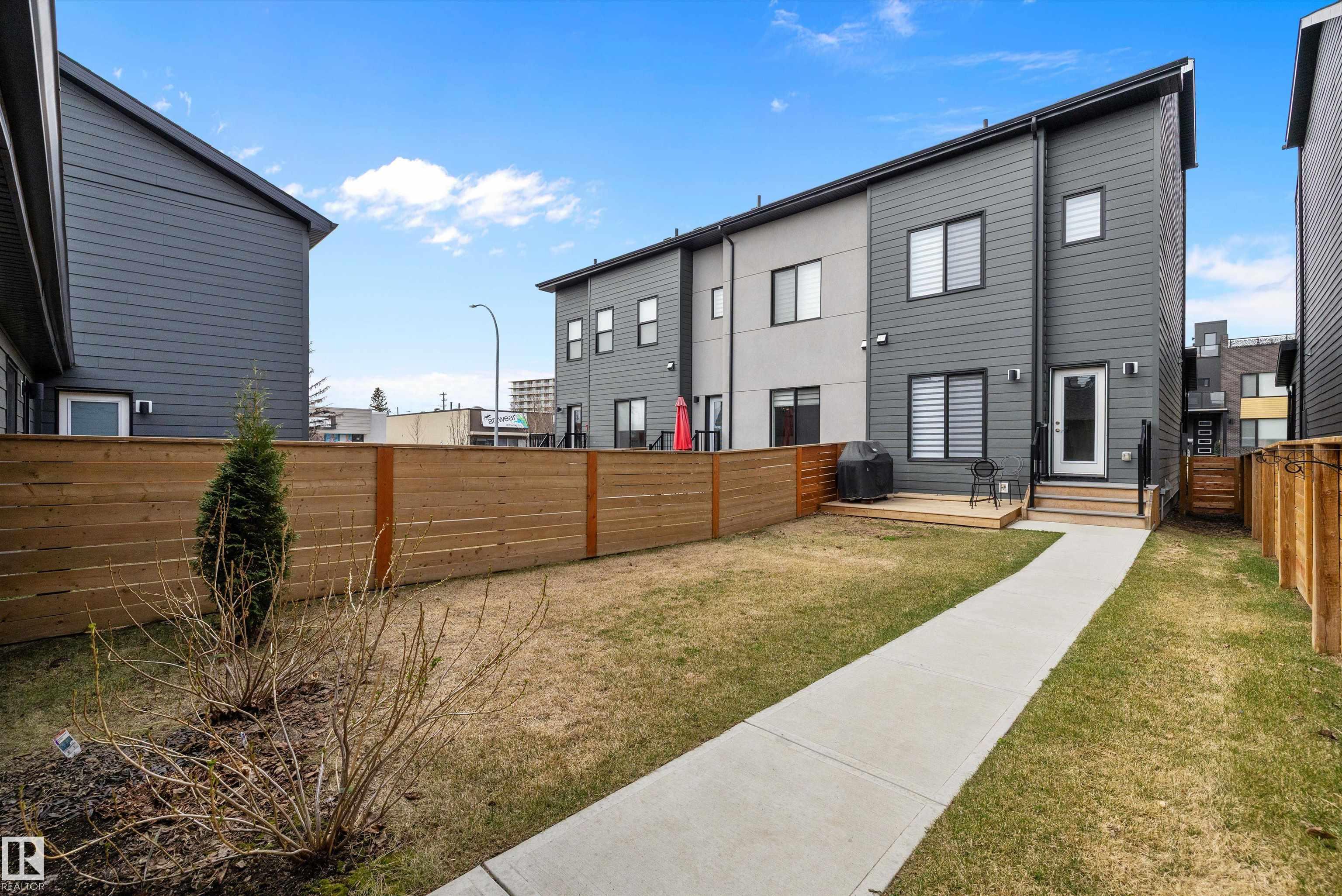 https://zimg.paragon.ice.com/ParagonImages/Property/PM/RAE/225422957/43/0/0/7b4f8ab979e1e672c1e4cd23bcd8f856/1/e88df19edbbd65b4005c0bcd29e0dca2/225422957-2514F415-FC60-4596-95E5-8C1452BCA815.JPG