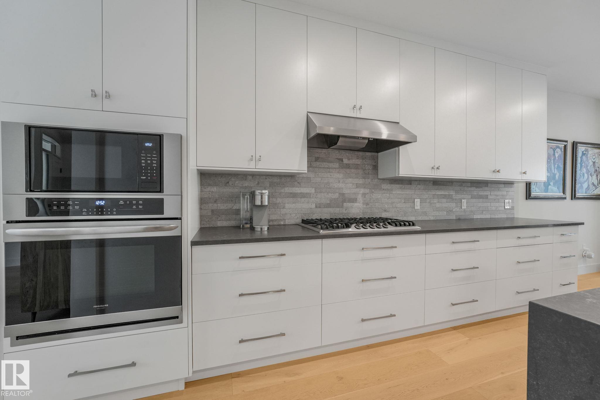 https://zimg.paragon.ice.com/ParagonImages/Property/PM/RAE/225423005/12/0/0/a943cc19151c986bba176bd334430cff/1/73272607b235a15b563f0abdaa3a0d53/225423005-F078E33E-1FA8-41C6-8CE6-8638823387C3.JPG