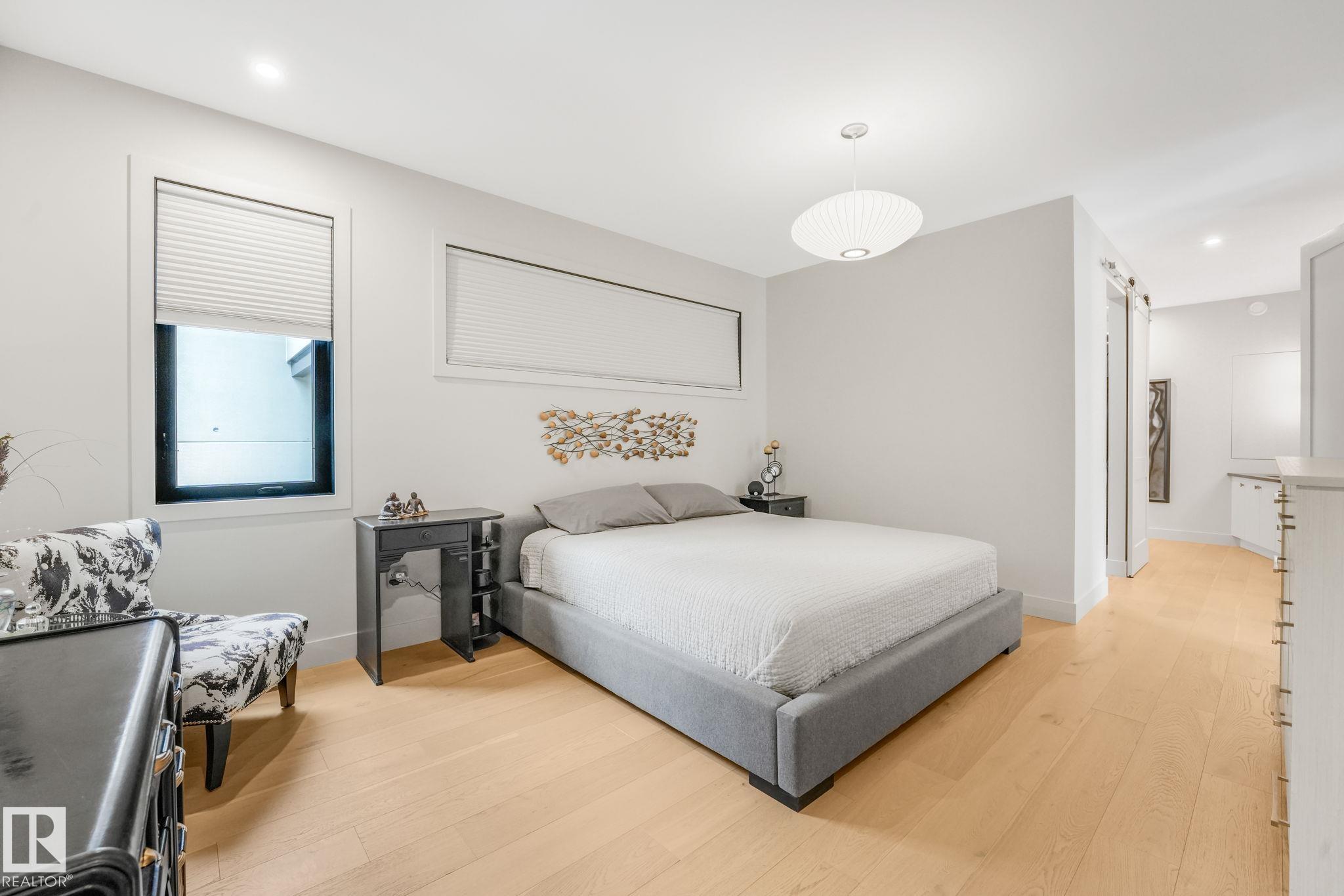 https://zimg.paragon.ice.com/ParagonImages/Property/PM/RAE/225423005/24/0/0/d3e839fd0b2c4e1db518dc8c1aab3da9/1/73272607b235a15b563f0abdaa3a0d53/225423005-453EEF36-99CD-46A3-9E9A-10C64EEB7B8E.JPG