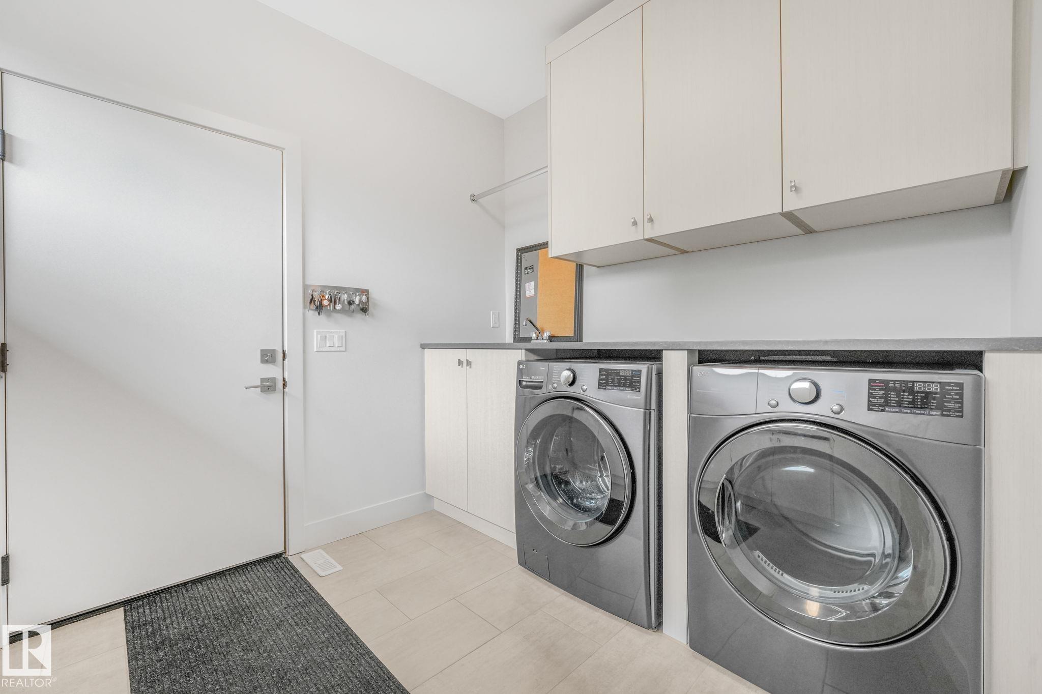 https://zimg.paragon.ice.com/ParagonImages/Property/PM/RAE/225423005/31/0/0/c5faca08cb867619326de5026f504af2/1/73272607b235a15b563f0abdaa3a0d53/225423005-88F7F1DA-18BE-445D-9C77-38E325B133F2.JPG