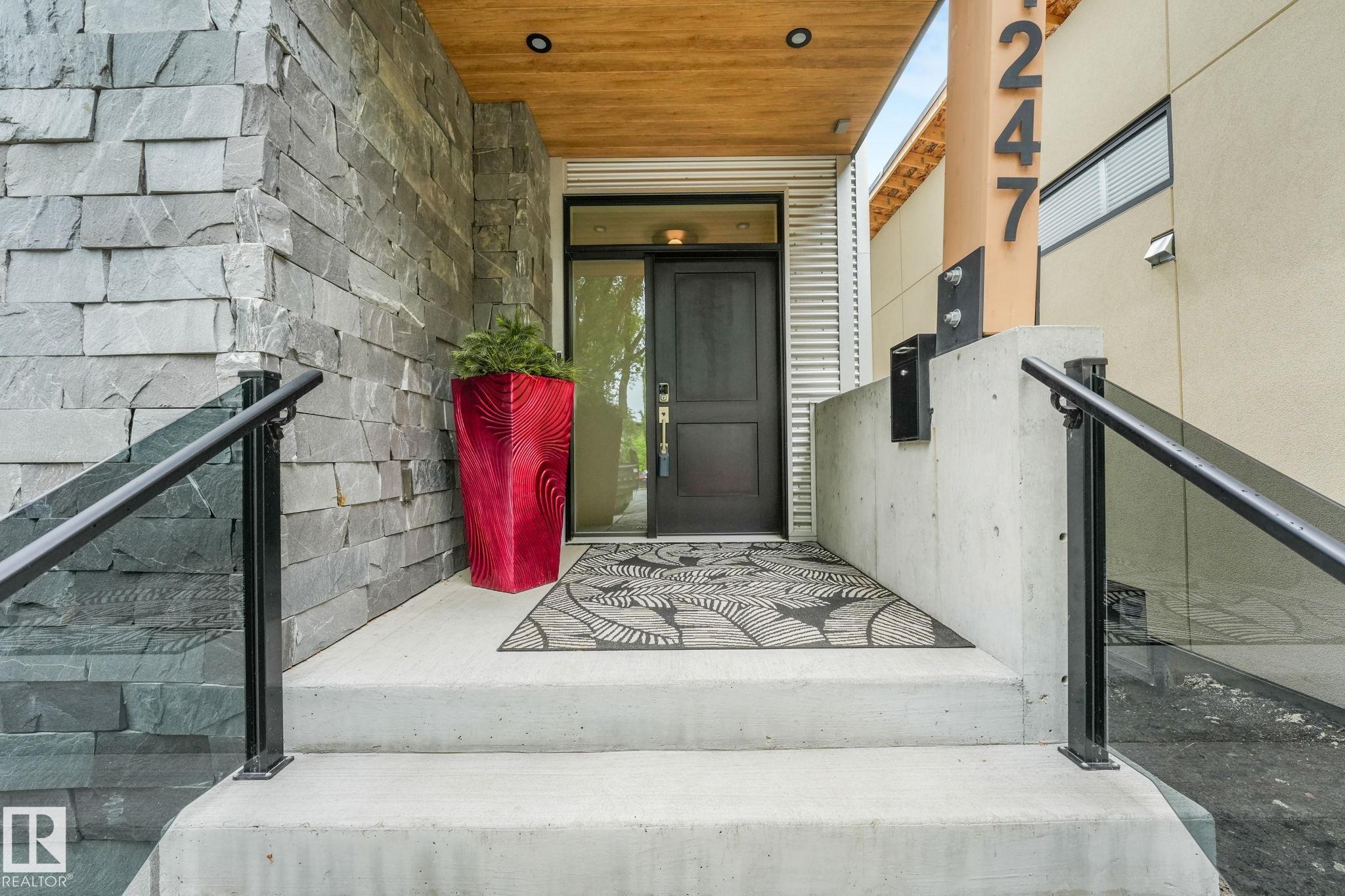 Picture for 11247 71 AV NW