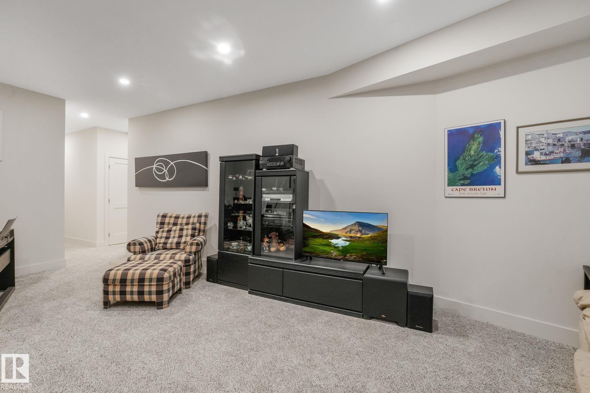 https://zimg.paragon.ice.com/ParagonImages/Property/PM/RAE/225423005/57/0/0/f046c962bed6a713899c341dc65b312f/1/73272607b235a15b563f0abdaa3a0d53/225423005-E380C8A2-B857-425D-BA15-1638BA570792.JPG
