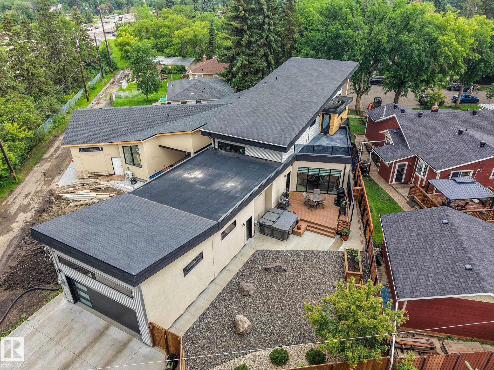 https://zimg.paragon.ice.com/ParagonImages/Property/PM/RAE/225423005/71/0/0/de22274c3f79ba901babbe7063687d25/1/73272607b235a15b563f0abdaa3a0d53/225423005-3E99366C-0DFA-4C8A-BB38-B03DC8CD5BE3.JPG