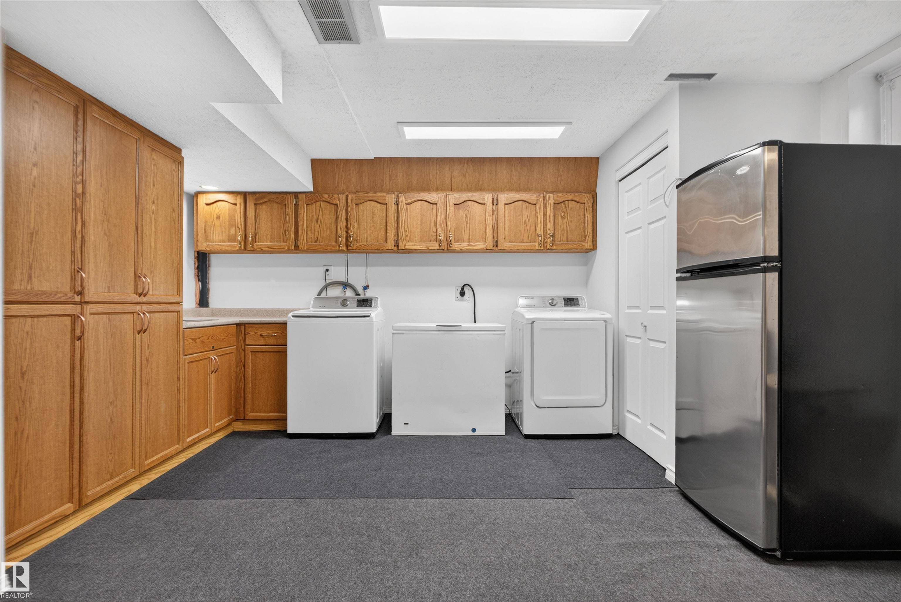 https://zimg.paragon.ice.com/ParagonImages/Property/PM/RAE/225423029/20/0/0/dfde13e91467479cce47cdb771b0d7b7/1/1f34f1d6fc755af1771c5a80b1b8c969/225423029-7b8fc55c-5ca4-4053-bae7-7c0ed43064dc.JPG