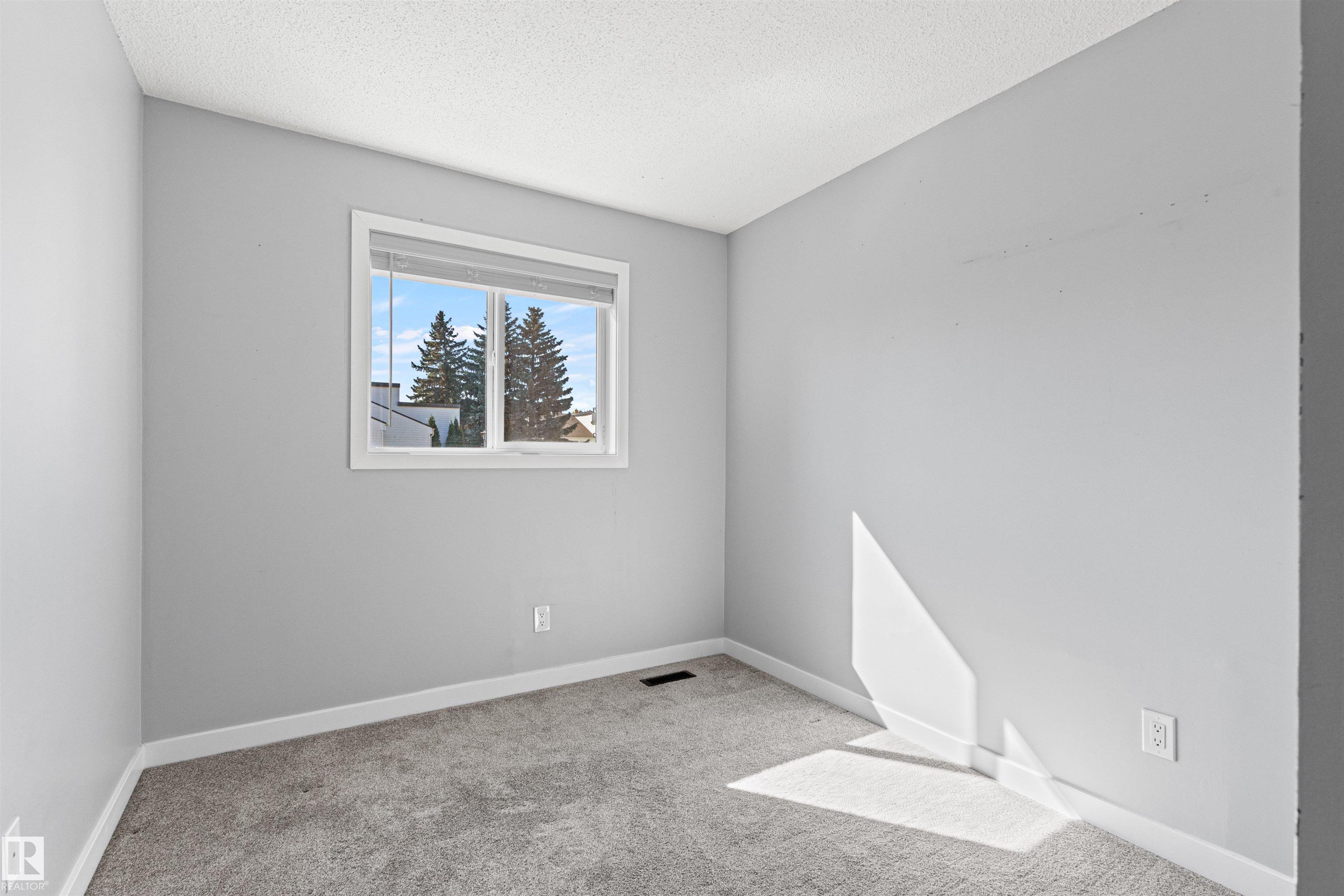 https://zimg.paragon.ice.com/ParagonImages/Property/PM/RAE/225423097/22/0/0/6988b108f4592018304aef53d32086eb/1/8b69b6d1ba0214c87cf84ffc1729d3fd/225423097-e37c943e-acde-49e7-adfb-2bb6b086227b.JPG