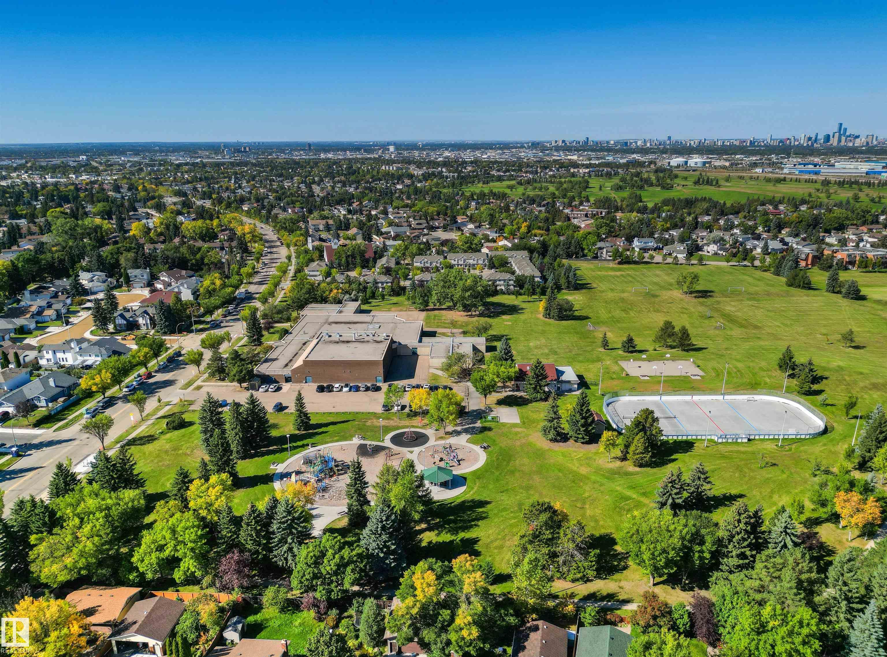 https://zimg.paragon.ice.com/ParagonImages/Property/PM/RAE/225423097/49/0/0/1672d11841580efd87260a92cf490876/1/8b69b6d1ba0214c87cf84ffc1729d3fd/225423097-5fcabdc5-0904-4f21-94b5-452da76bea2c.JPG