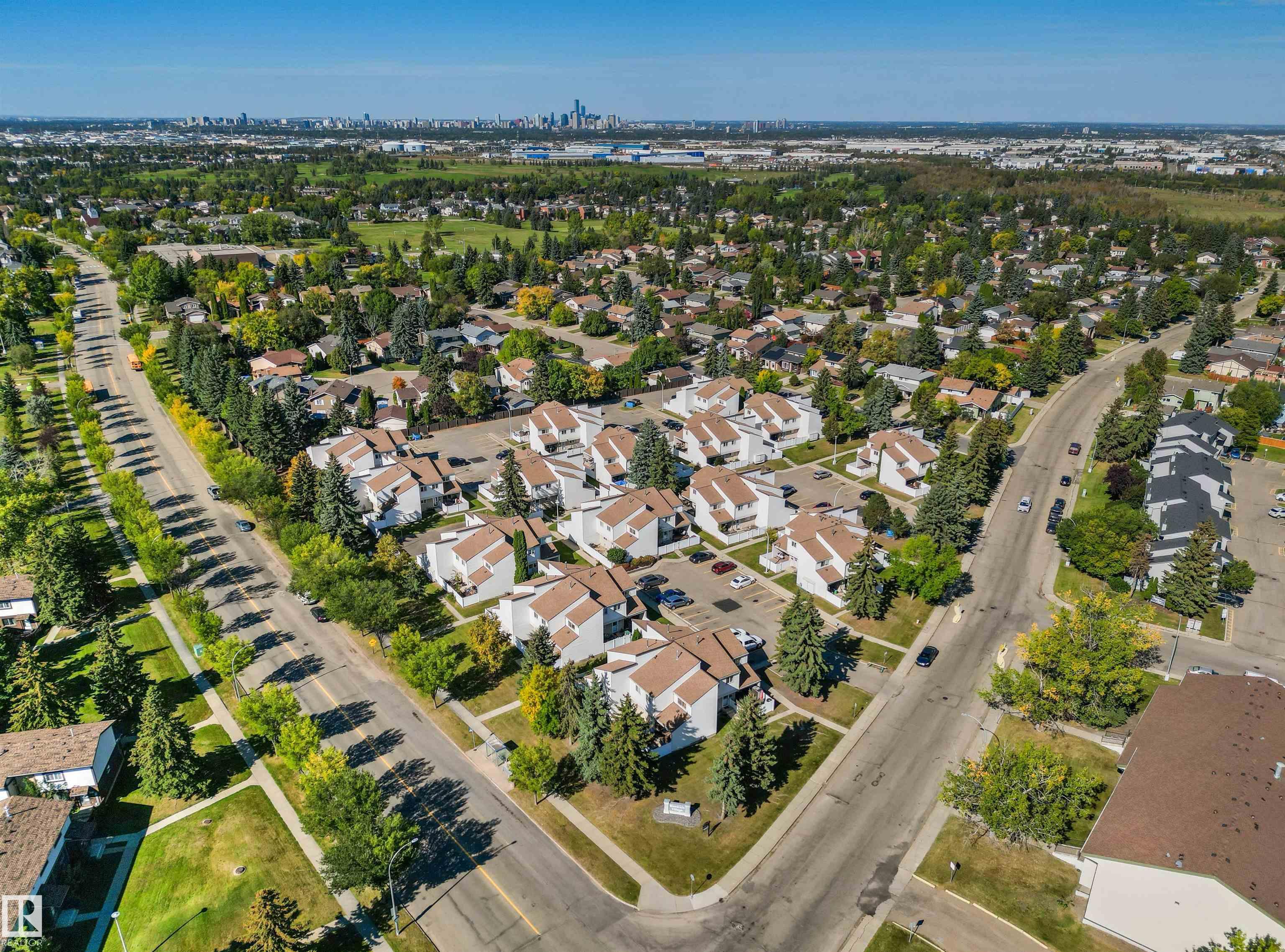 https://zimg.paragon.ice.com/ParagonImages/Property/PM/RAE/225423097/50/0/0/88056b6840fd24e42938b88bee621f17/1/8b69b6d1ba0214c87cf84ffc1729d3fd/225423097-3e7f899c-0ee7-4db8-9632-1048eeaf9175.JPG