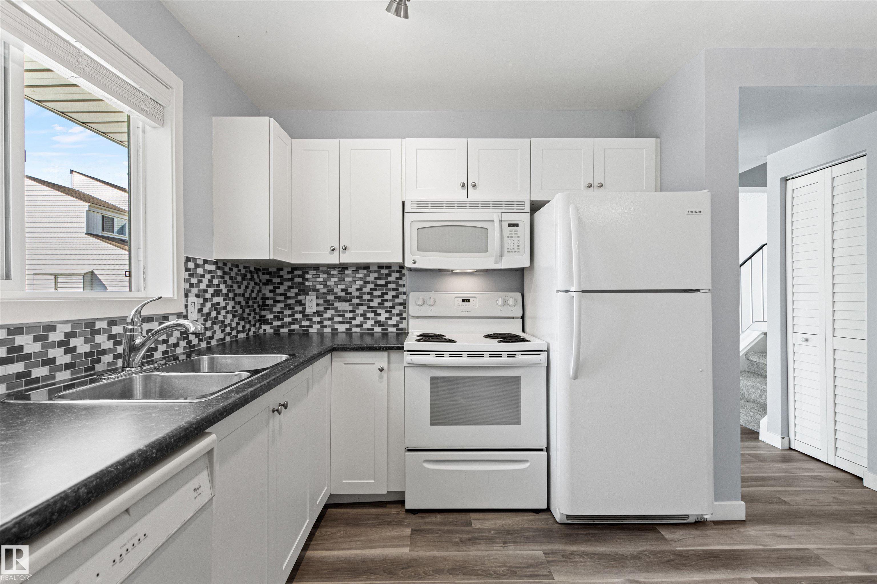 https://zimg.paragon.ice.com/ParagonImages/Property/PM/RAE/225423097/8/0/0/331fddc9b6ab12202124de06521dbead/1/8b69b6d1ba0214c87cf84ffc1729d3fd/225423097-0519446b-be00-44ed-bab5-bc575ceac9a7.JPG
