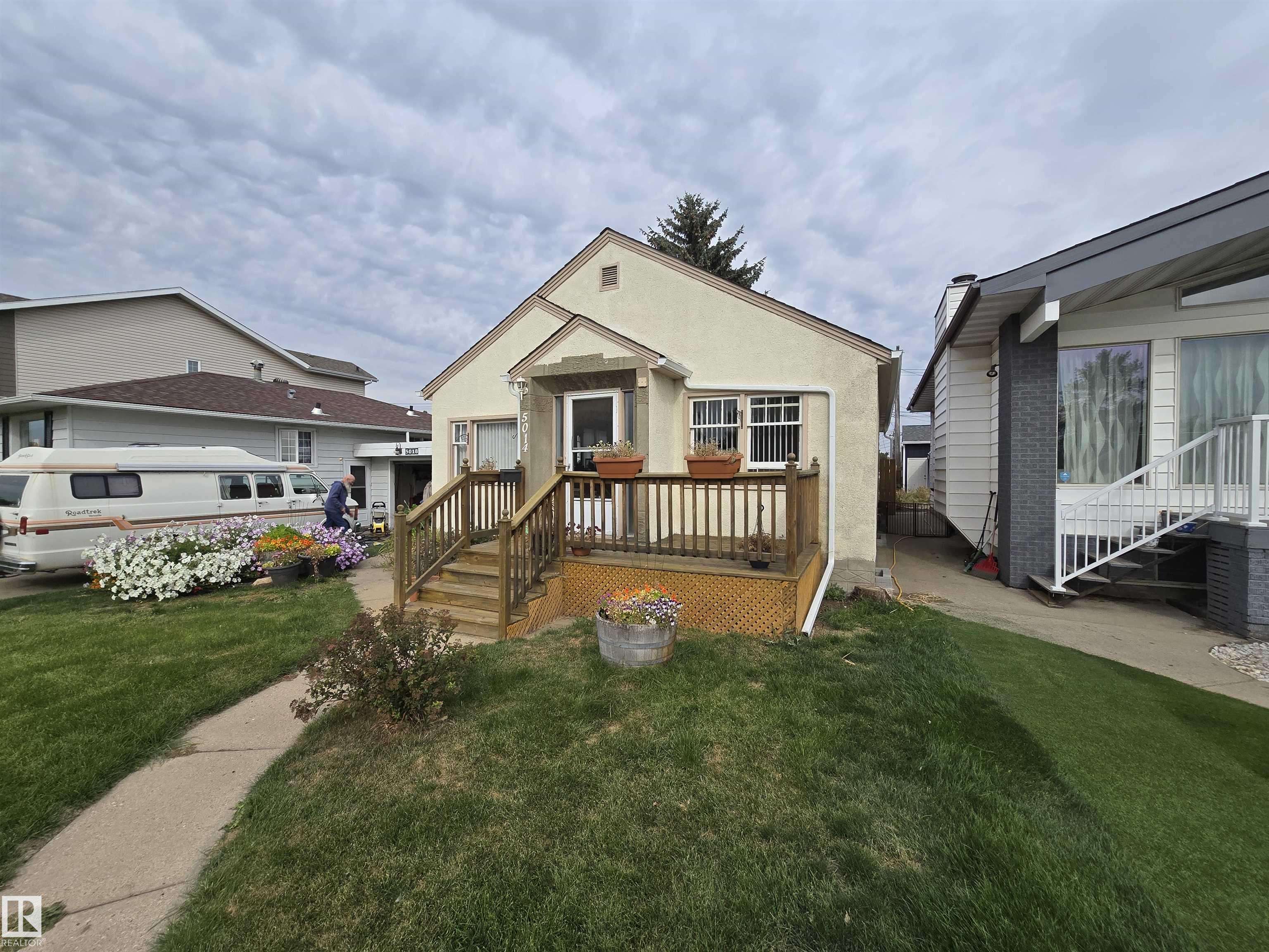 5014 Ada Boulevard NW, Highlands, Edmonton