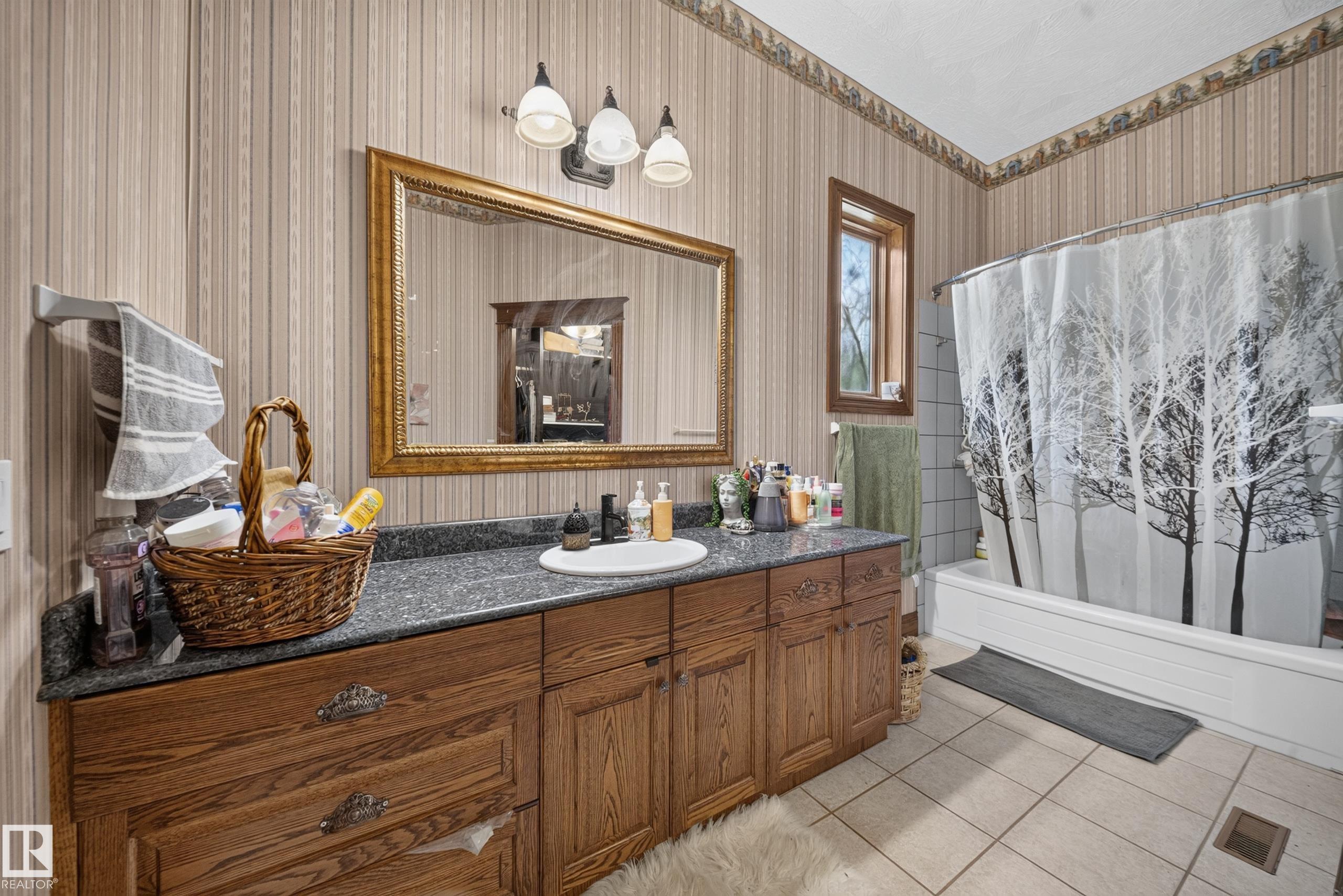 https://zimg.paragon.ice.com/ParagonImages/Property/PM/RAE/225423364/23/0/0/b456011ab8b846636205518988040d6c/1/ed93fd21b60e3d36f66a9d1109638d68/225423364-9a2a32ba-f74c-46f8-9cec-dbbac3bab550.JPG