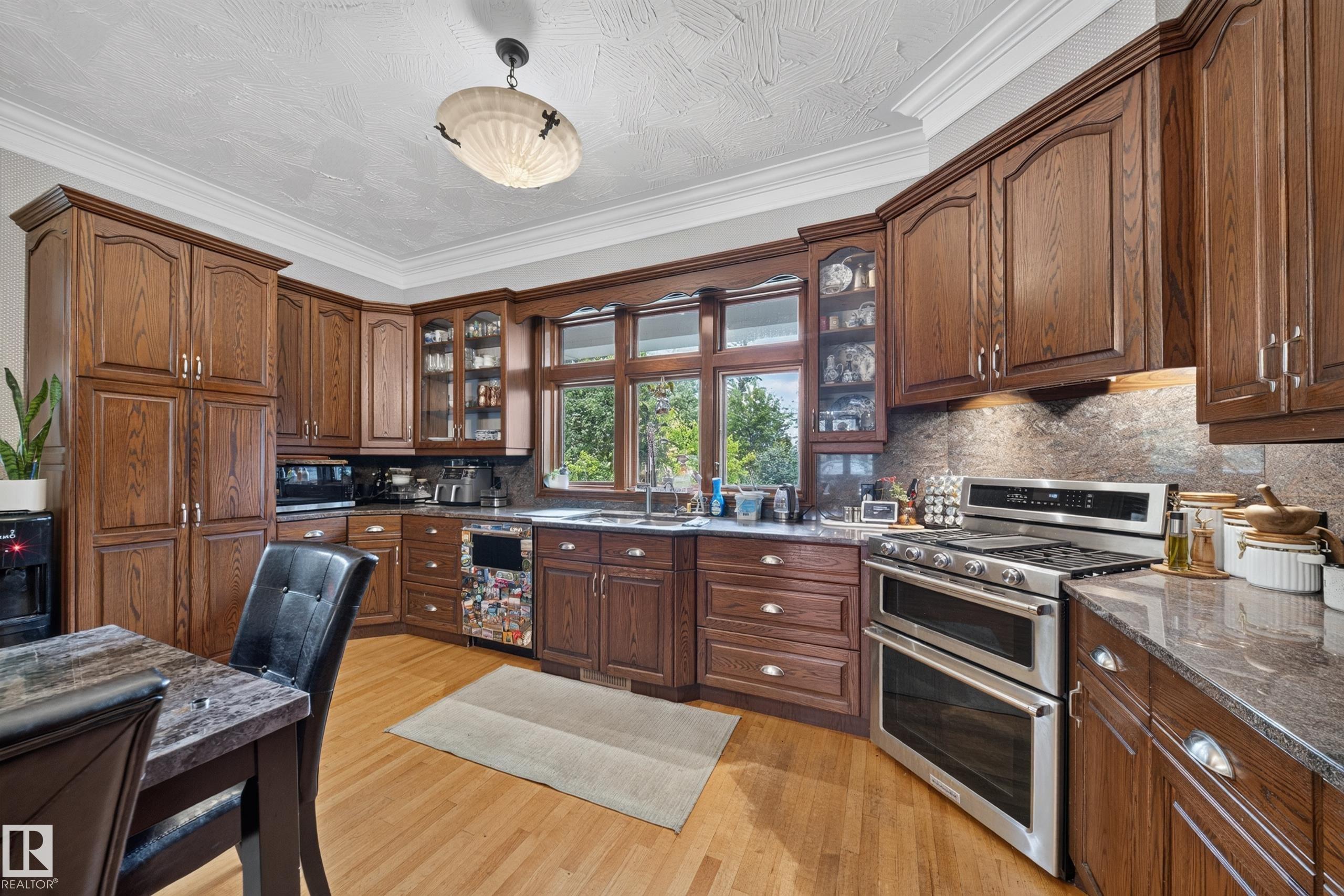 https://zimg.paragon.ice.com/ParagonImages/Property/PM/RAE/225423364/30/0/0/c596dc32b18adf280f66bf9c6f56b37e/1/ed93fd21b60e3d36f66a9d1109638d68/225423364-840efa96-a86c-4534-89ba-2e306f2167a1.JPG