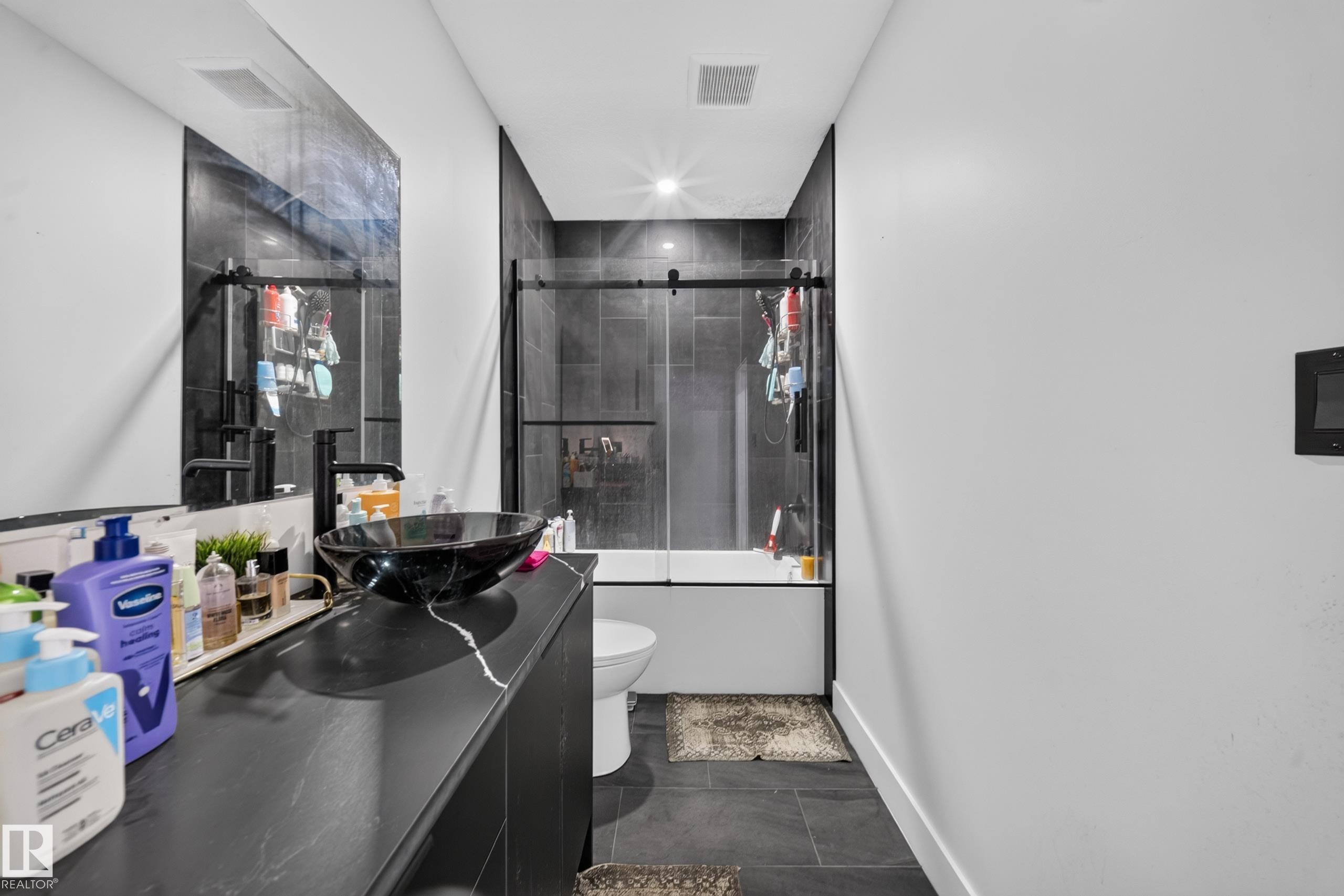 https://zimg.paragon.ice.com/ParagonImages/Property/PM/RAE/225423364/37/0/0/96ff63366b86647dfe02abf21c25c47c/1/ed93fd21b60e3d36f66a9d1109638d68/225423364-82a7ee31-0a7d-4af6-83d0-fbbbf84a5cca.JPG