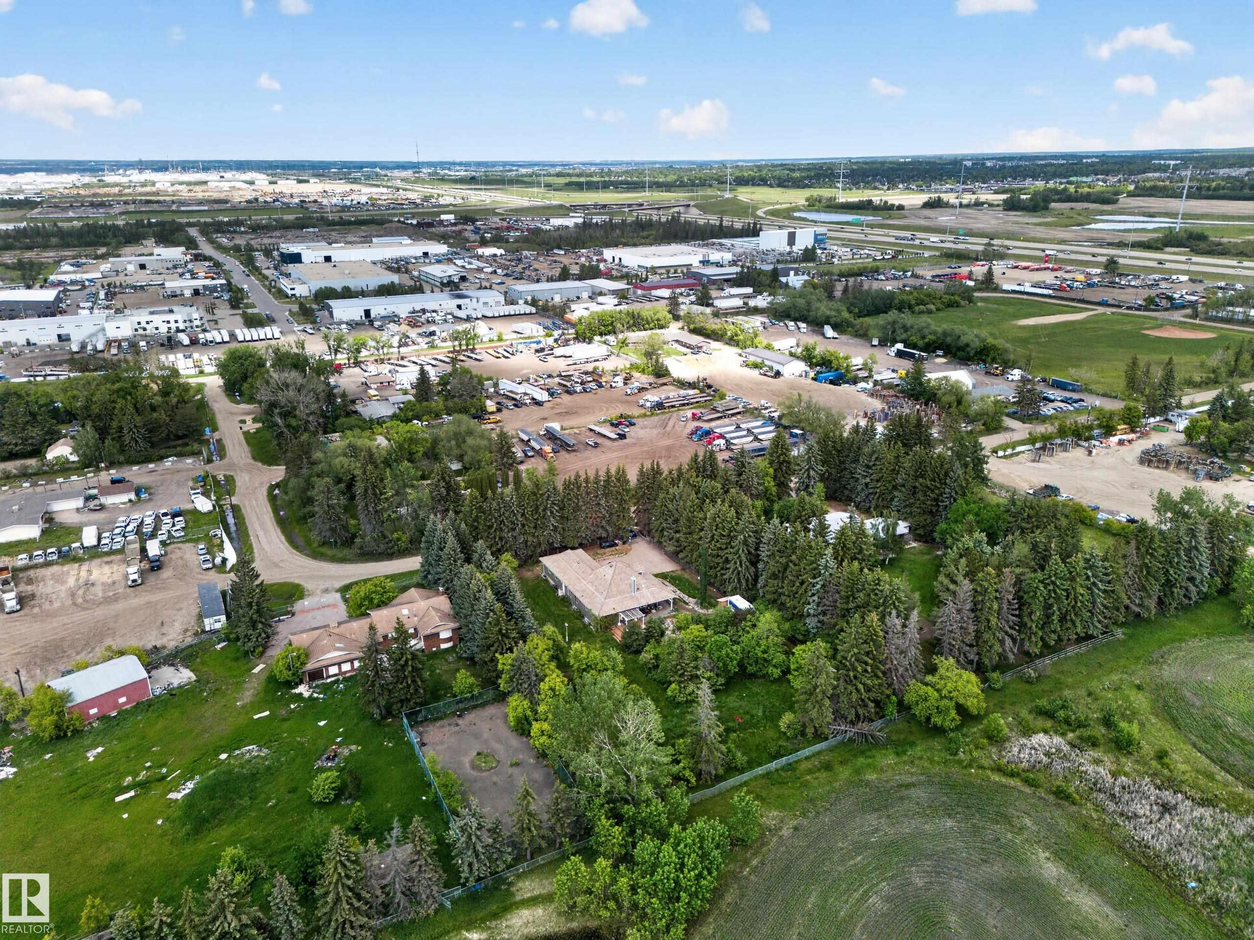https://zimg.paragon.ice.com/ParagonImages/Property/PM/RAE/225423364/58/0/0/9ab86118810fd99c56d113c1716ede51/1/ed93fd21b60e3d36f66a9d1109638d68/225423364-ff907427-80dc-4857-a100-e96bf57cd5b6.JPG