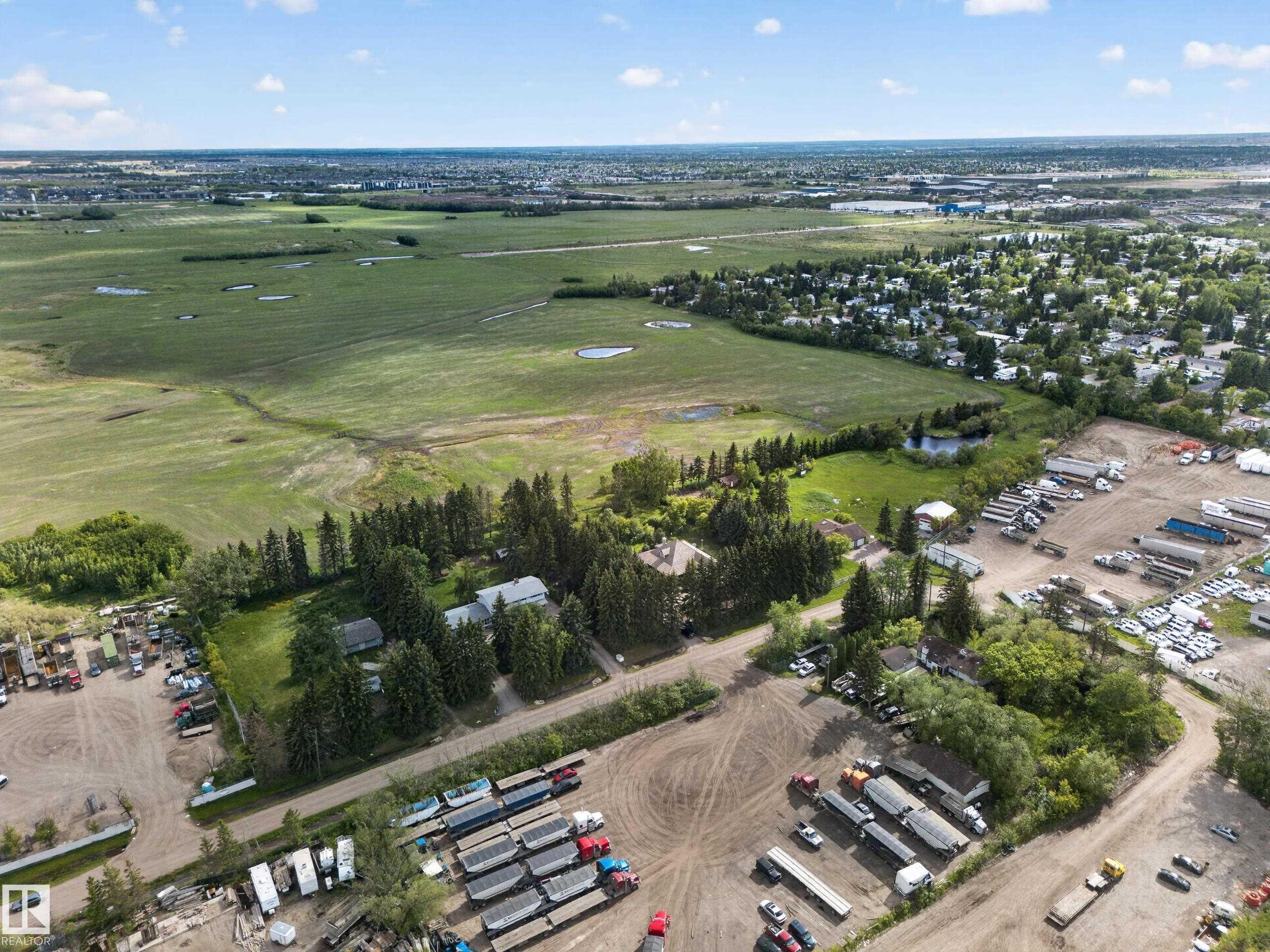 https://zimg.paragon.ice.com/ParagonImages/Property/PM/RAE/225423364/61/0/0/1161f04917a697c9fc545eb7cf72d0a8/1/ed93fd21b60e3d36f66a9d1109638d68/225423364-80d78d56-f75b-41f2-b78e-72484467768a.JPG