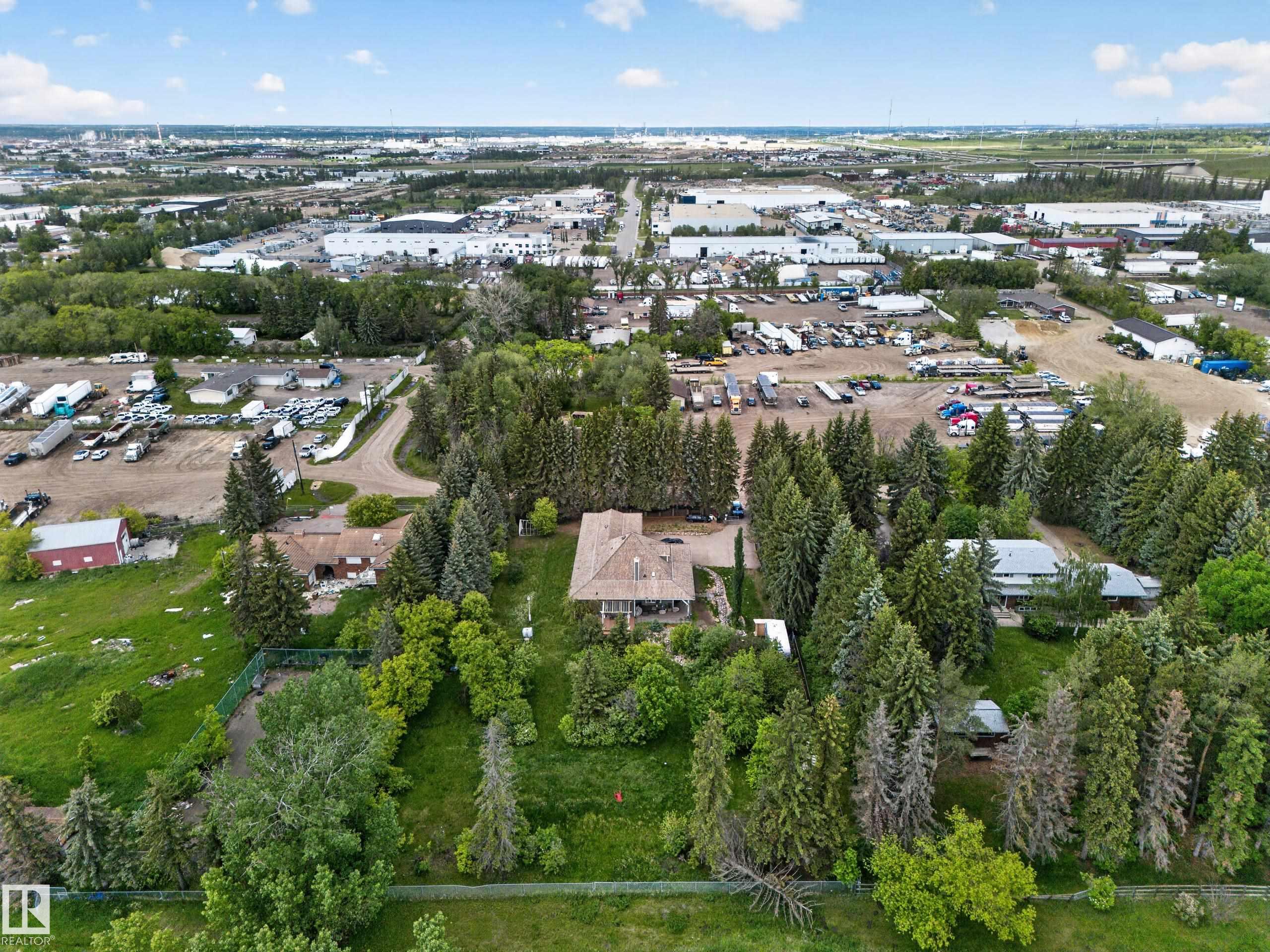 https://zimg.paragon.ice.com/ParagonImages/Property/PM/RAE/225423364/7/0/0/504223bf46c523c61c012610c1e668a9/1/ed93fd21b60e3d36f66a9d1109638d68/225423364-d1752a28-3d9e-4f34-a6dc-f7e379caae47.JPG