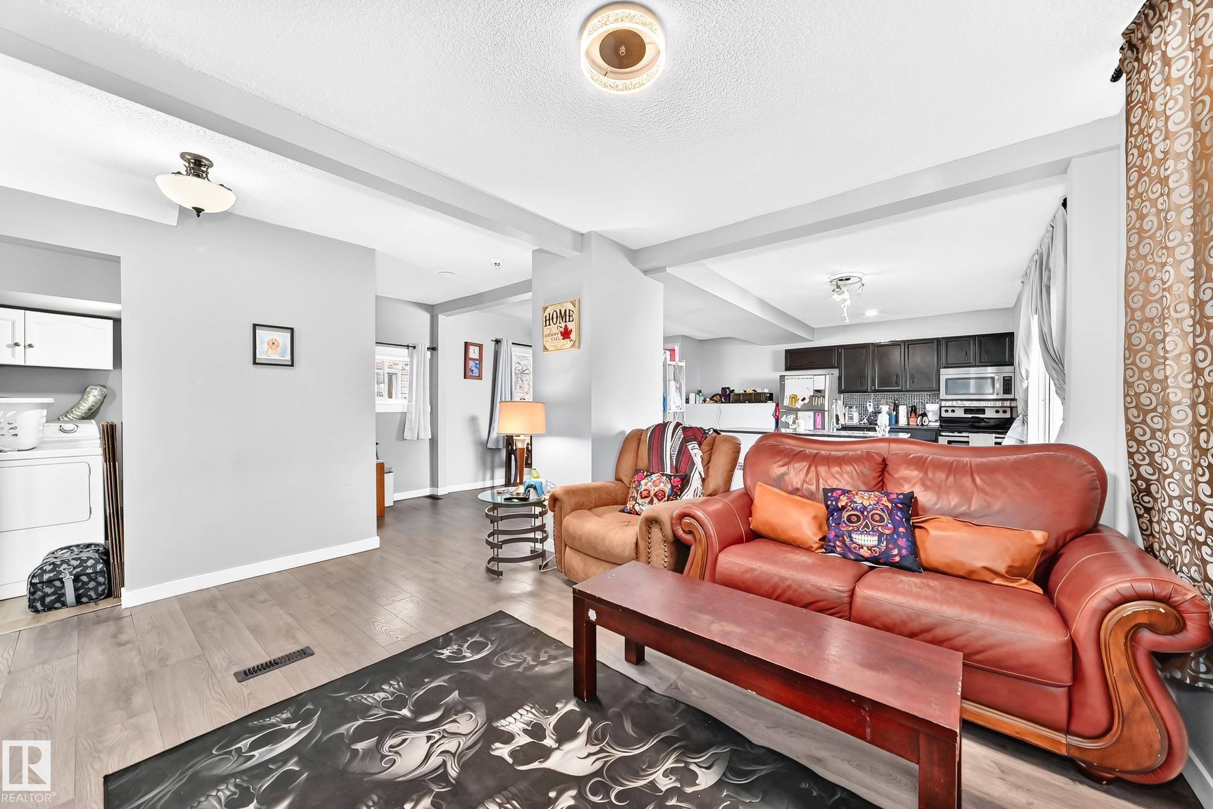 https://zimg.paragon.ice.com/ParagonImages/Property/PM/RAE/225423384/13/0/0/fe913be27c67cb8c21f8e9daee6af25a/1/55b03bf71892dc080e0d1937c063689d/225423384-10b1c3e0-be6a-48dd-9c89-304d086457d5.JPG