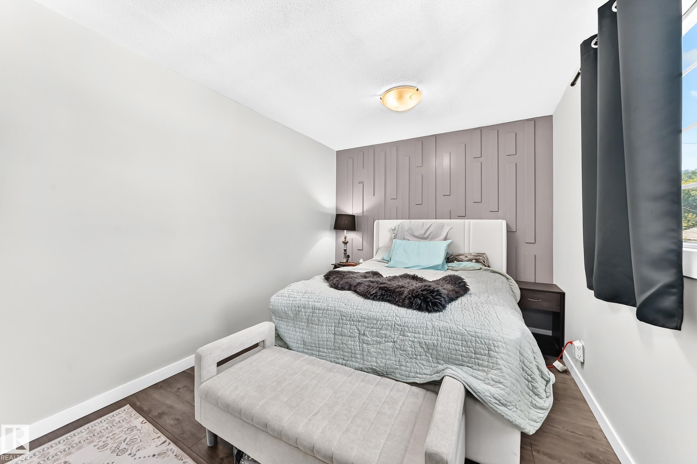 https://zimg.paragon.ice.com/ParagonImages/Property/PM/RAE/225423384/26/0/0/caef0494b339d1c42617c4c45c4eaa5d/1/55b03bf71892dc080e0d1937c063689d/225423384-5cb561a3-7d2a-46c5-b6ab-816f1440d67b.JPG