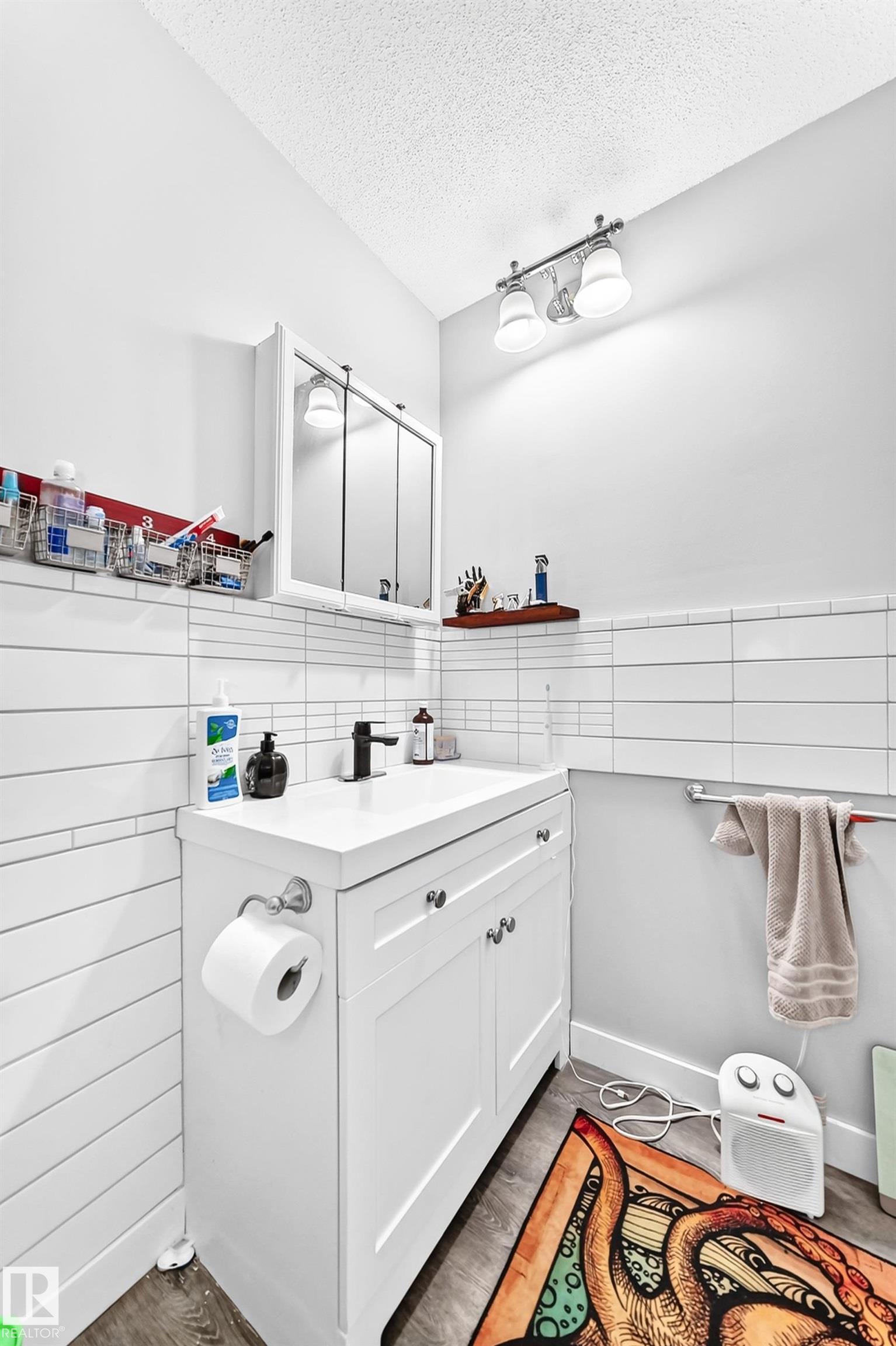 https://zimg.paragon.ice.com/ParagonImages/Property/PM/RAE/225423384/31/0/0/4a6219638f52c2808cb9d43f708ff4bf/1/55b03bf71892dc080e0d1937c063689d/225423384-7690c4bd-8aa2-47ff-b3eb-469d72fca4e9.JPG