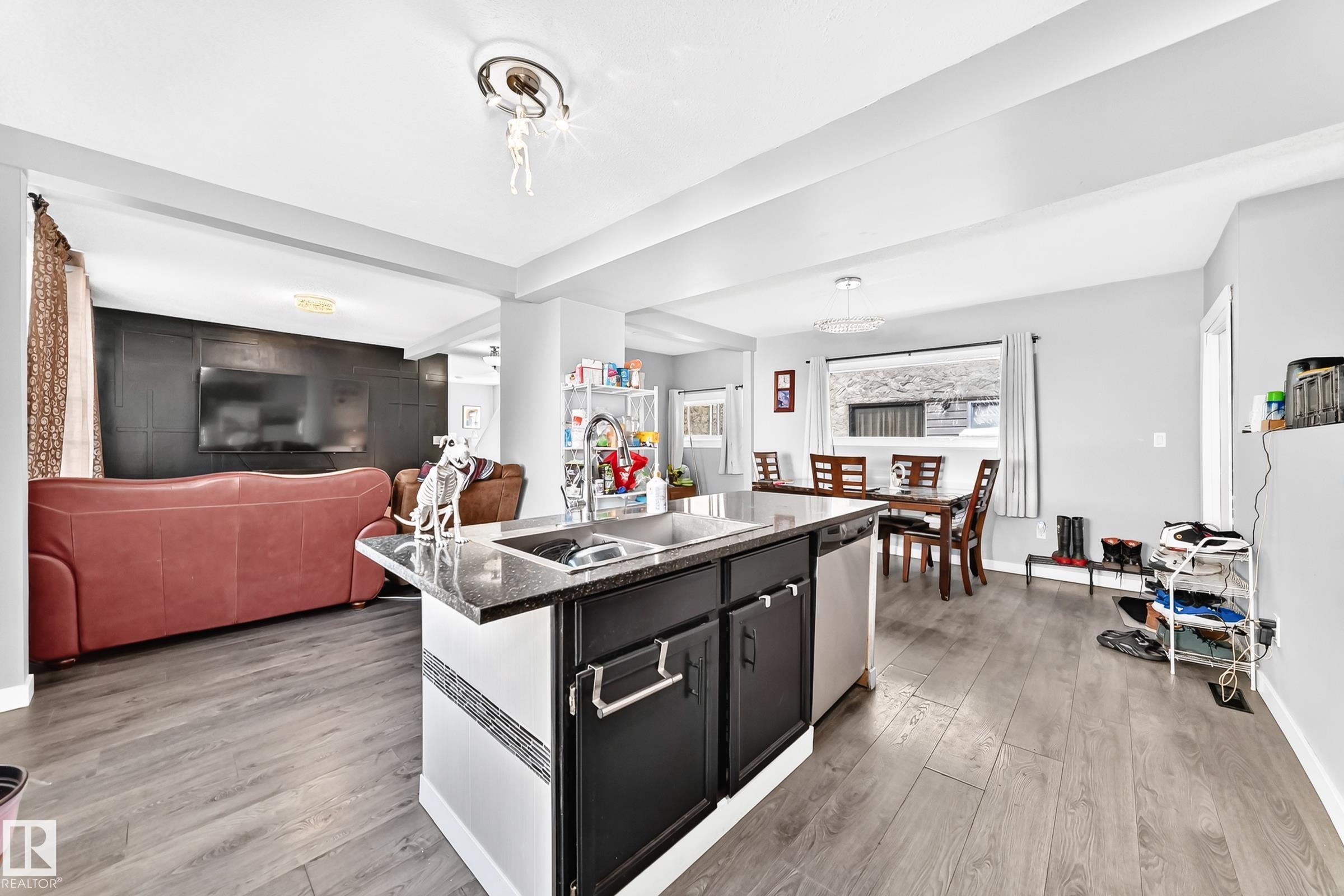 https://zimg.paragon.ice.com/ParagonImages/Property/PM/RAE/225423384/6/0/0/0d4cb34b3e1e11a8eb1d5005ba022ce5/1/55b03bf71892dc080e0d1937c063689d/225423384-3d6618cb-9484-4809-bdea-179092fdb320.JPG