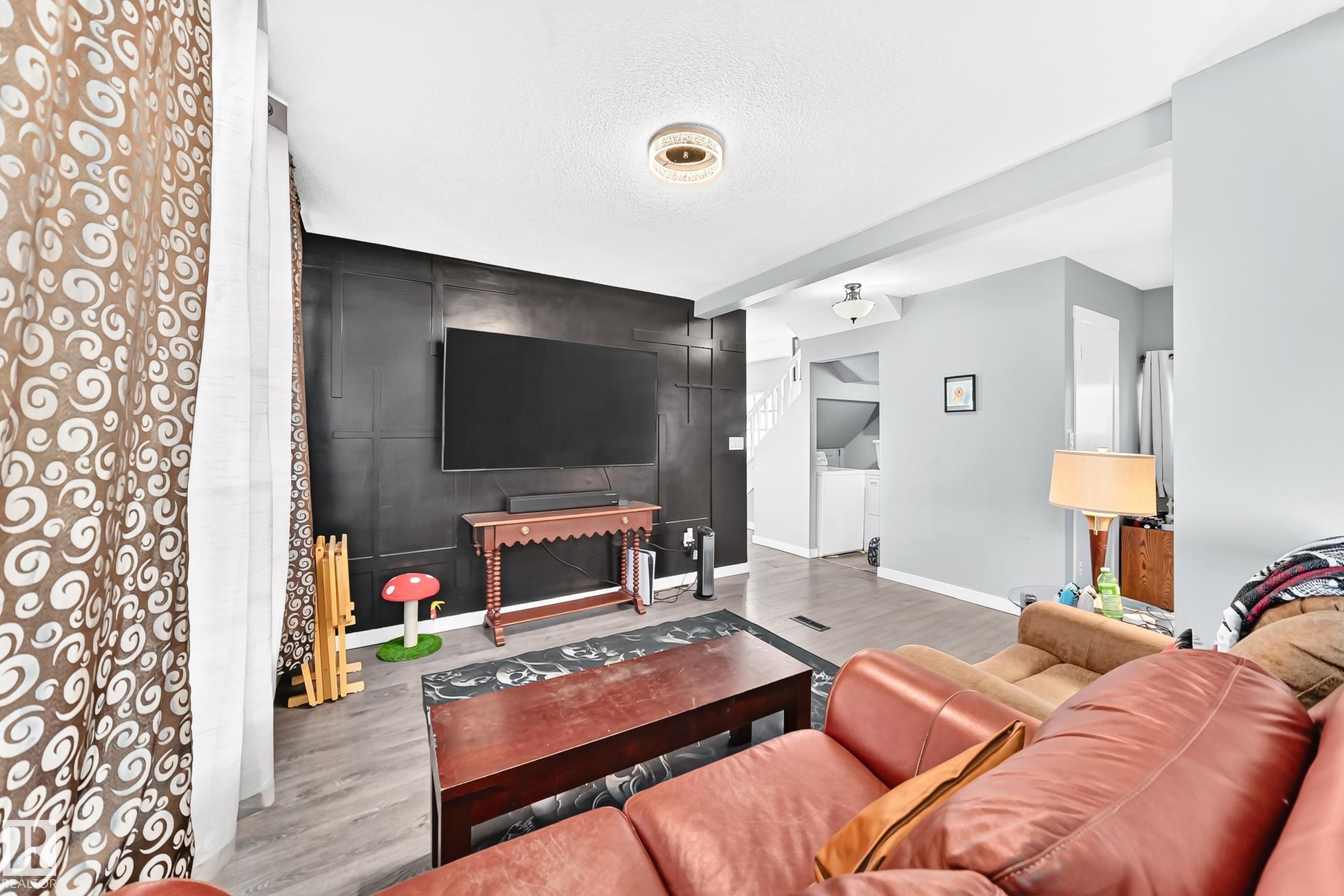 https://zimg.paragon.ice.com/ParagonImages/Property/PM/RAE/225423384/9/0/0/f696c251277d41da27452ef0f25b1bb4/1/55b03bf71892dc080e0d1937c063689d/225423384-b5c75ef7-7db4-43a2-bc7a-46cee1a55d50.JPG