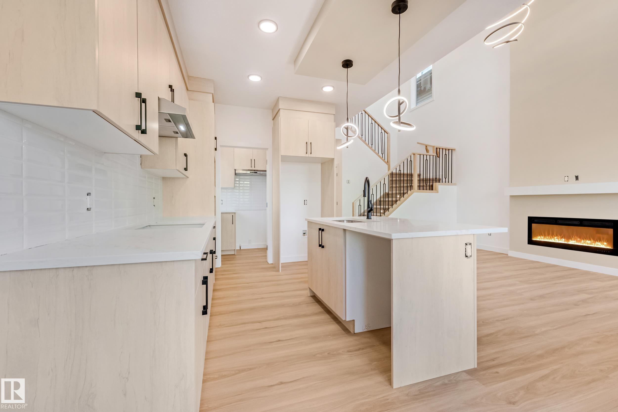 https://zimg.paragon.ice.com/ParagonImages/Property/PM/RAE/225423585/13/0/0/90b54f10cd01e66e8e3e39998d3a09fc/1/85237072c2b18cba95dd384de0d7096d/225423585-821d3b7f-244c-40ea-bce5-94dd2c3183ba.JPG