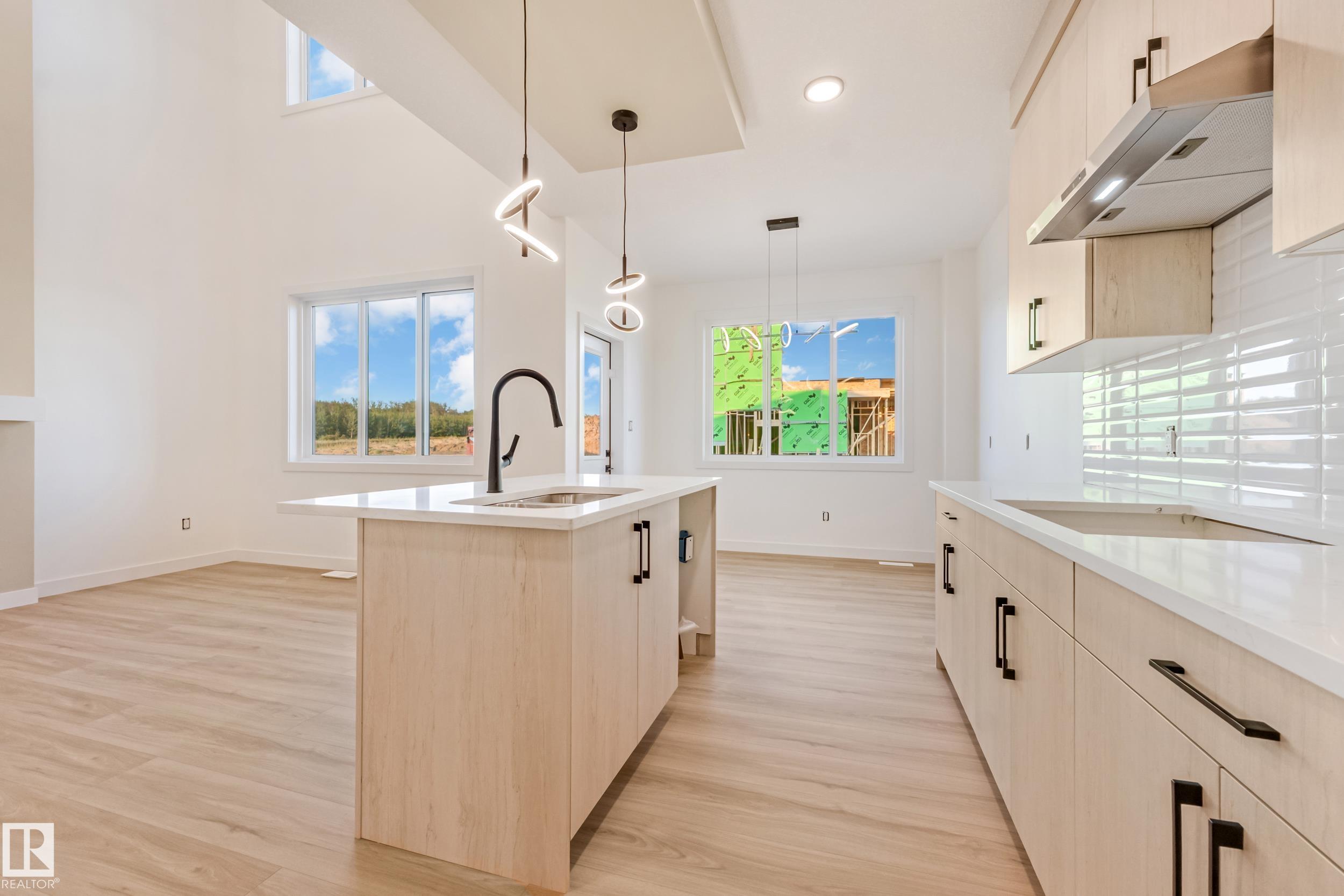 https://zimg.paragon.ice.com/ParagonImages/Property/PM/RAE/225423585/14/0/0/e0243a90be52c000022561aec5710a6c/1/85237072c2b18cba95dd384de0d7096d/225423585-08faf10f-c568-4b37-9f4d-2665bd13e728.JPG